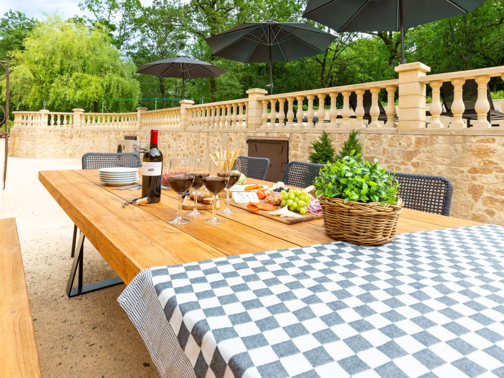 Luxus-Ferienhaus mit beheiztem Pool in der Dordogne-Outside