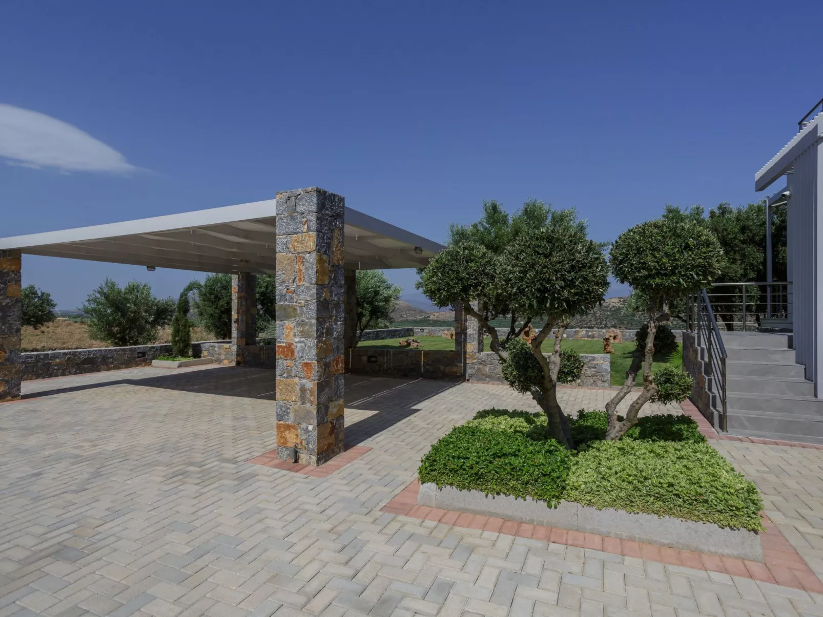 Villa mit Grillplatz und privatem beheiztem Pool-Dehors