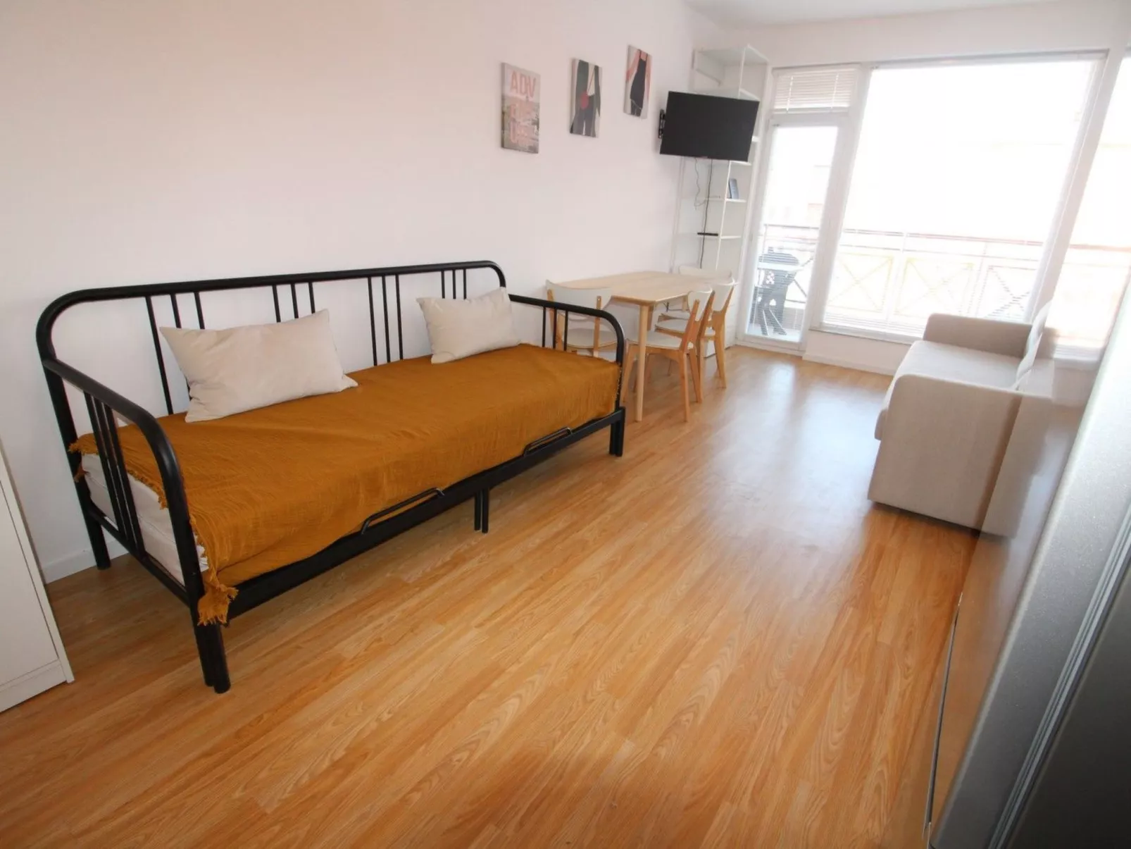 Menada - Sunny Day 6 - Studio mit Balkon - Drinnen