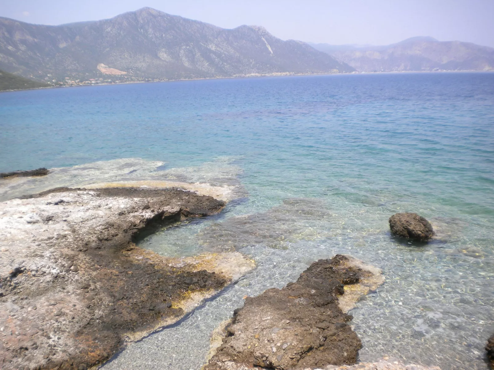 Steinhaus in Leonido mit Parkplatz-Outside