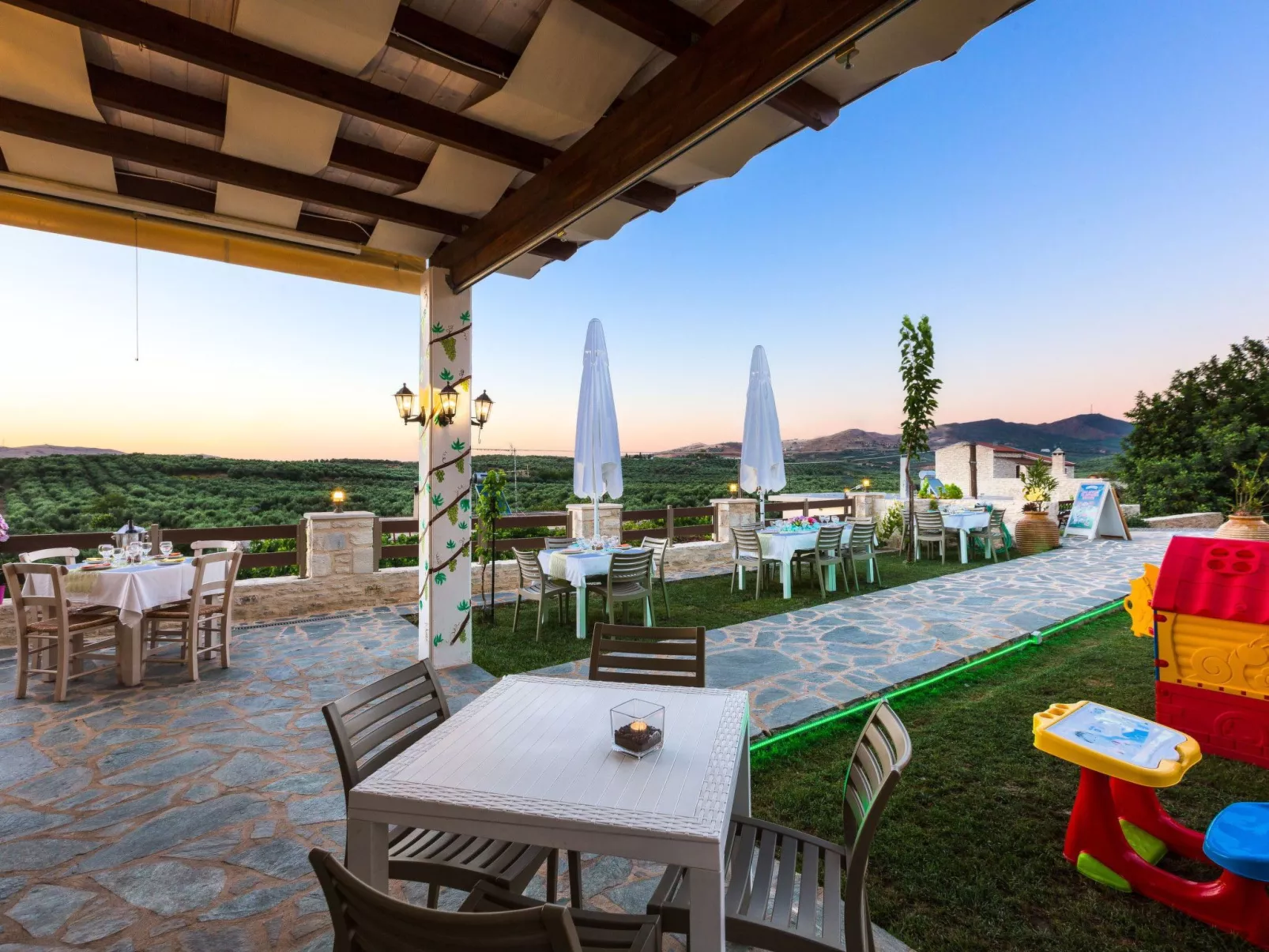 Villa "Kampos" mit eigenem Pool-Drinnen