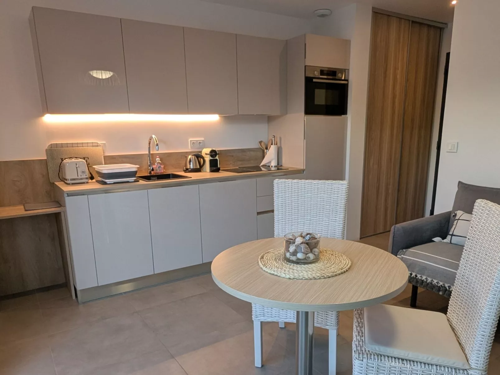 Studiowohnung mit Wallbox-Drinnen