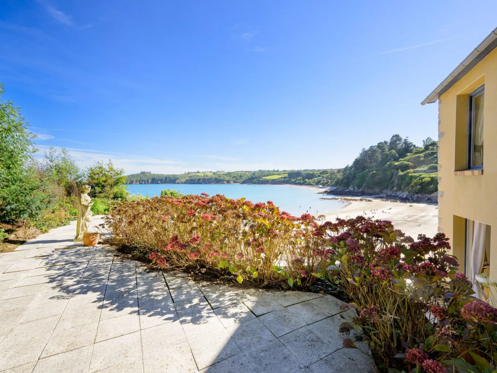 Villa "Ker House" mit Blick auf das Wasser-Outside