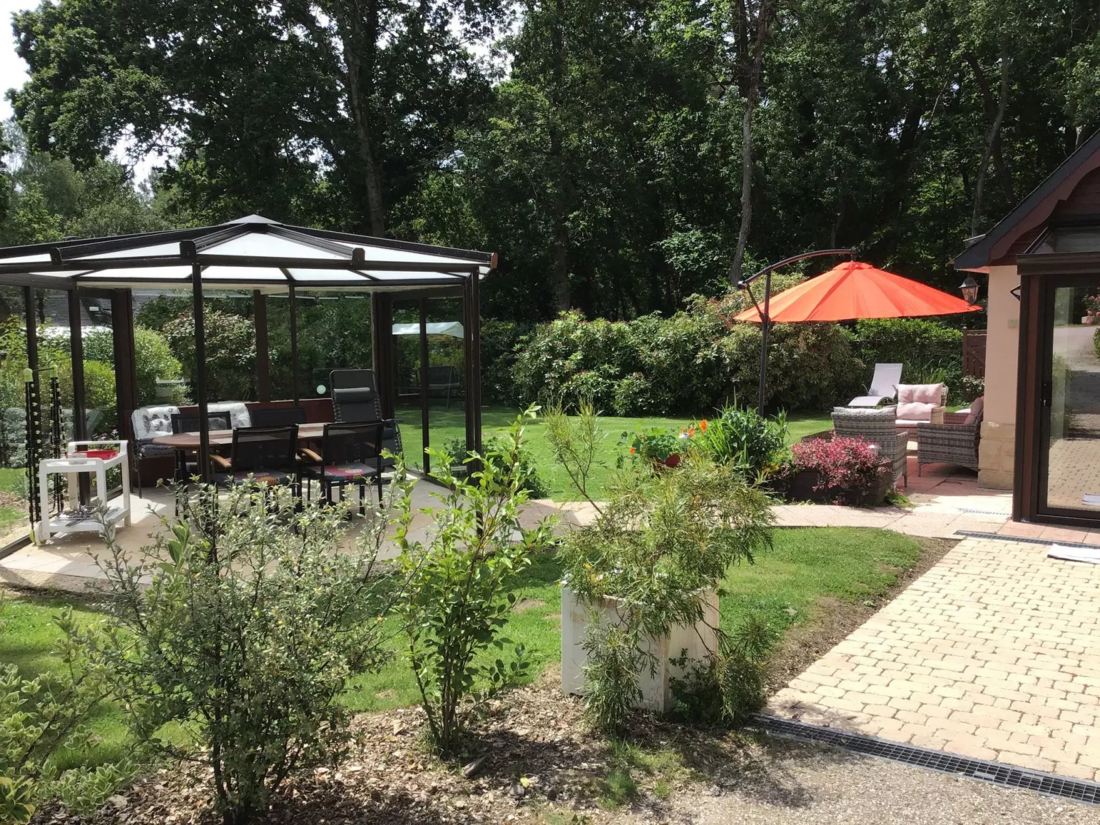 Chalet "gite du bois d'amour" (Hütte des Liebesh-Outside