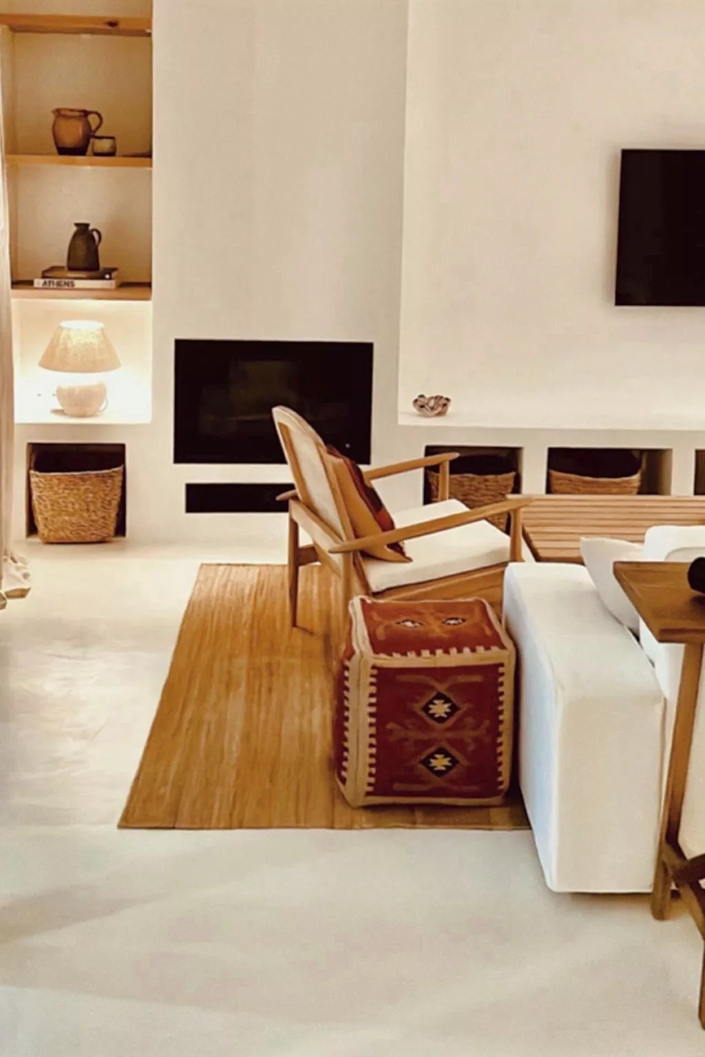 "Villa Nepenthe"-Inside