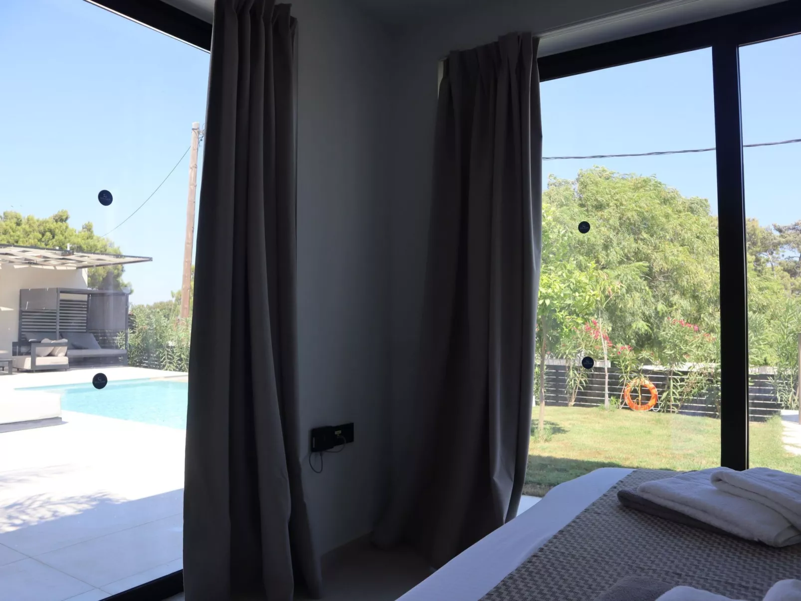 Trapezia Luxury Living - Opal-Dedans