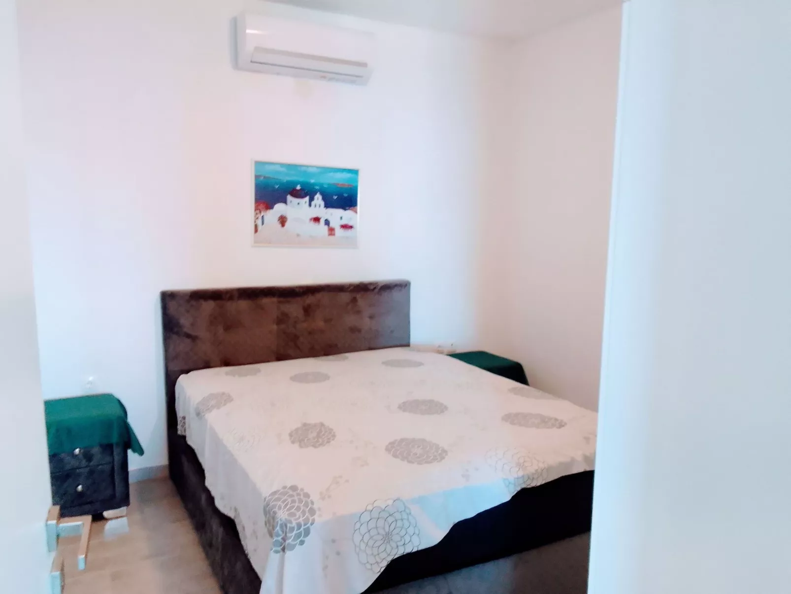 Charmantes Ferienhaus in Ia mit Privater Terrasse-Inside