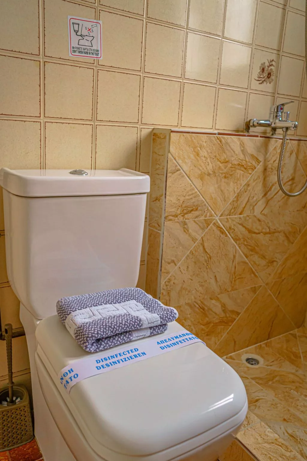 In Nisaki mit Pool-Drinnen