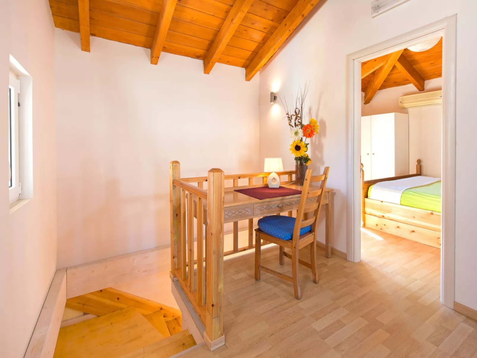 In Kolympia mit privatem Garten-Dedans