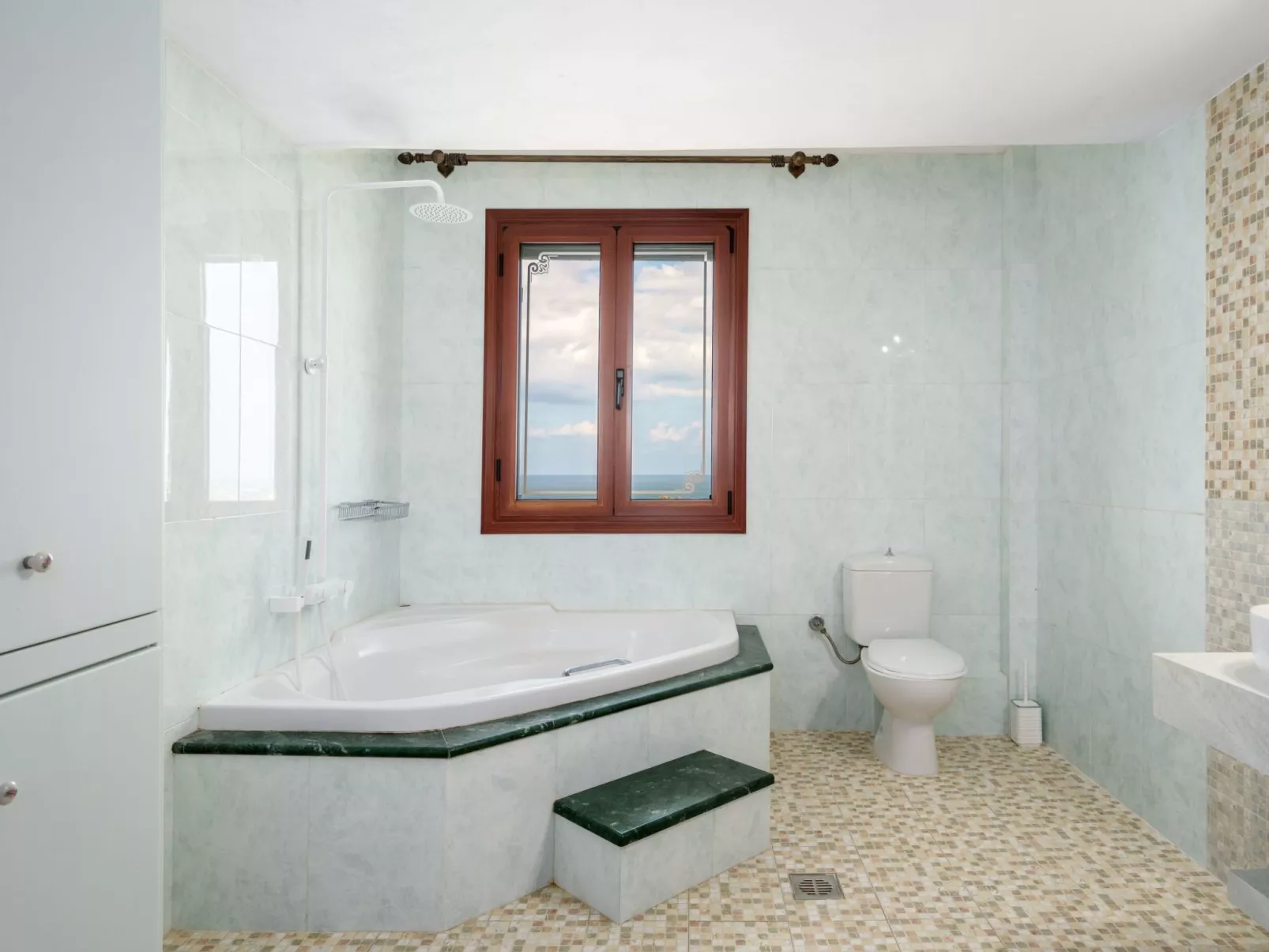 Villa mit Meerblick und privatem Pool, BBQ 1,5km vom Strand entfernt-Drinnen