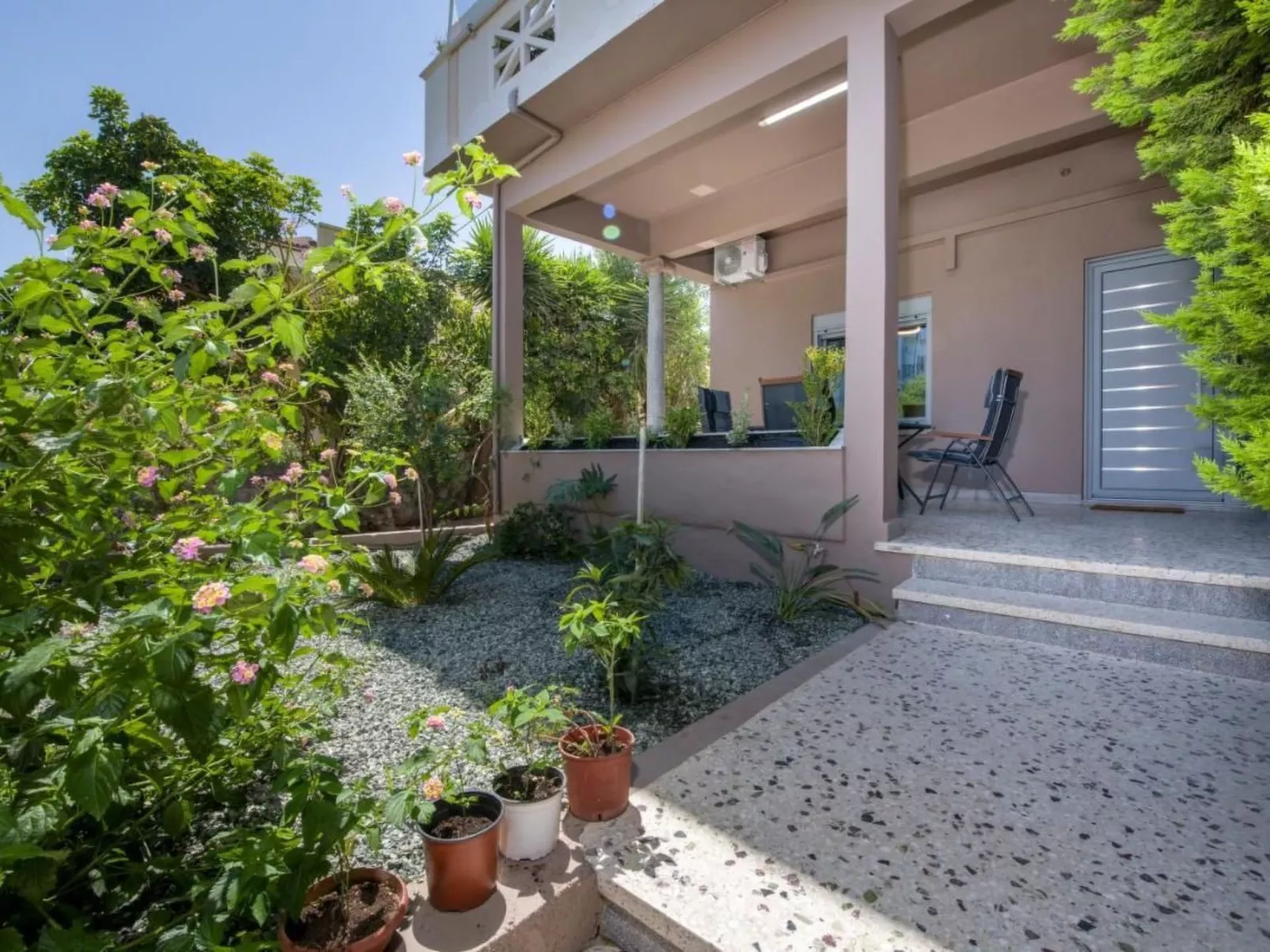 Renas Luxus-Wohnung-Dehors