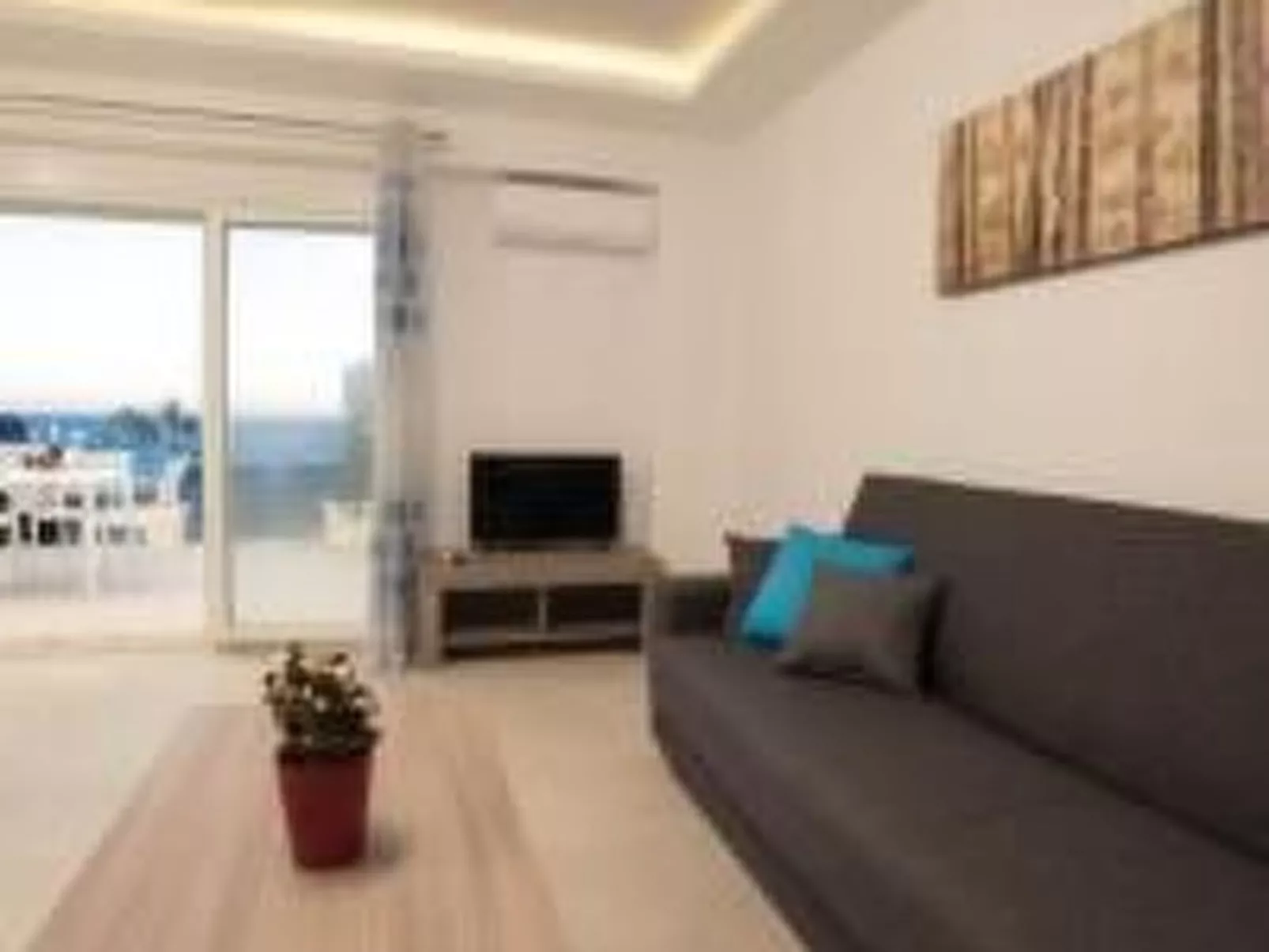 "Mimosa" direkt am Strand-Drinnen