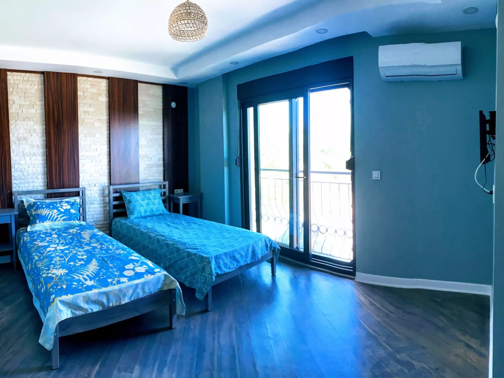 Berghütte mit eigenem Pool - Drinnen