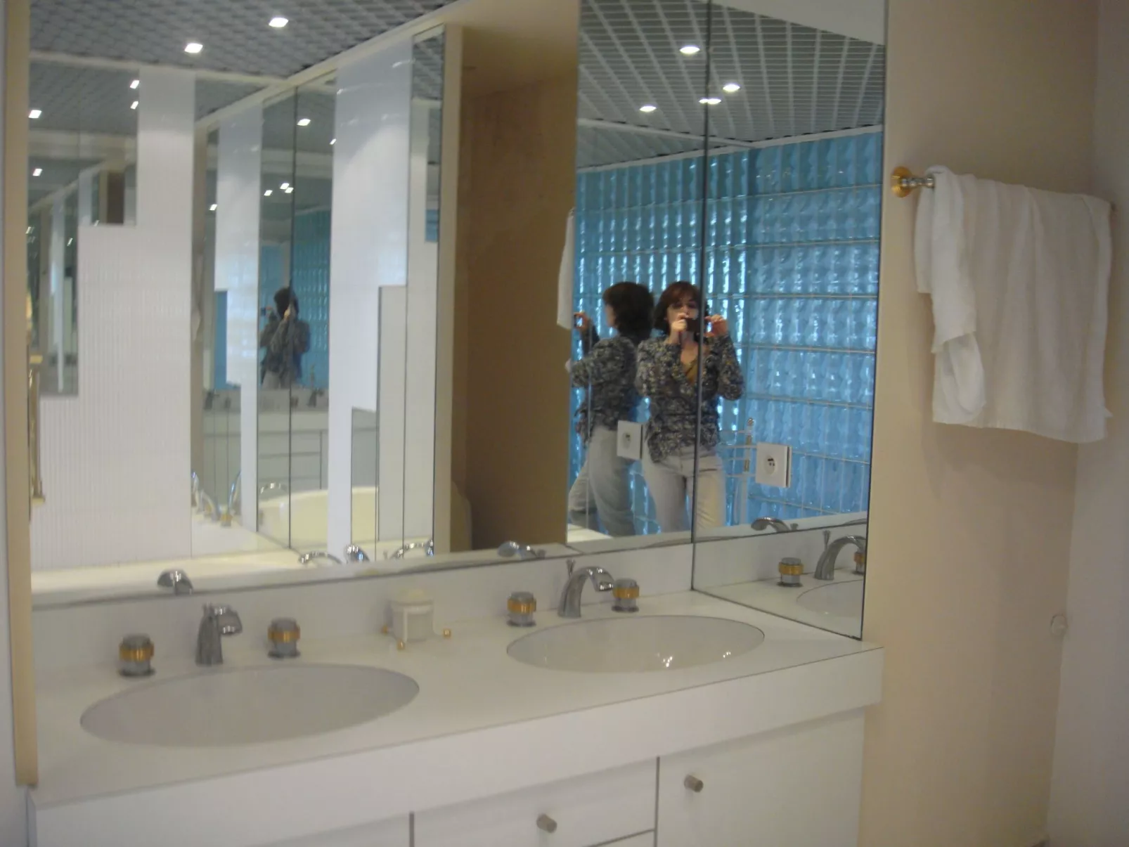 Studio Vue mer standing proche Cannes-Drinnen