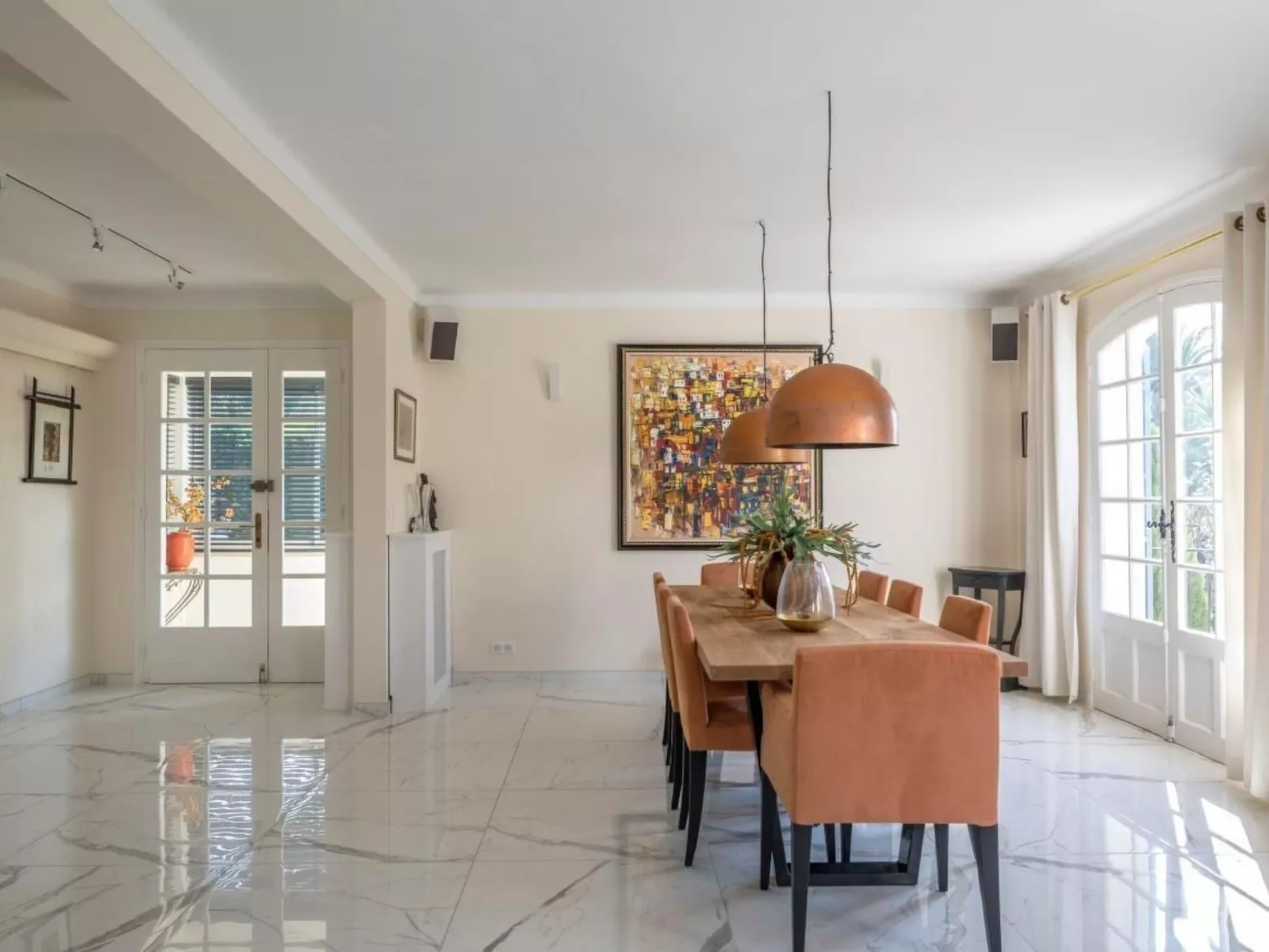 Villa mit privatem Pool und Fitnessraum-Inside