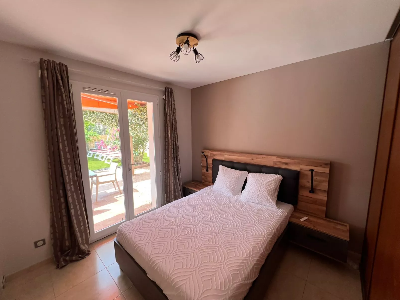 Villa 3 Schlafzimmer beheizter Pool privater Jacuzzi-Drinnen