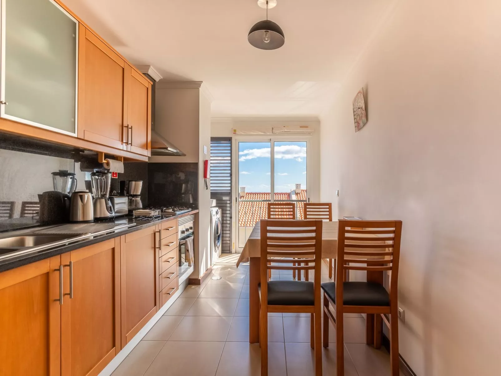 "Garajau View" mit Balkon-Inside