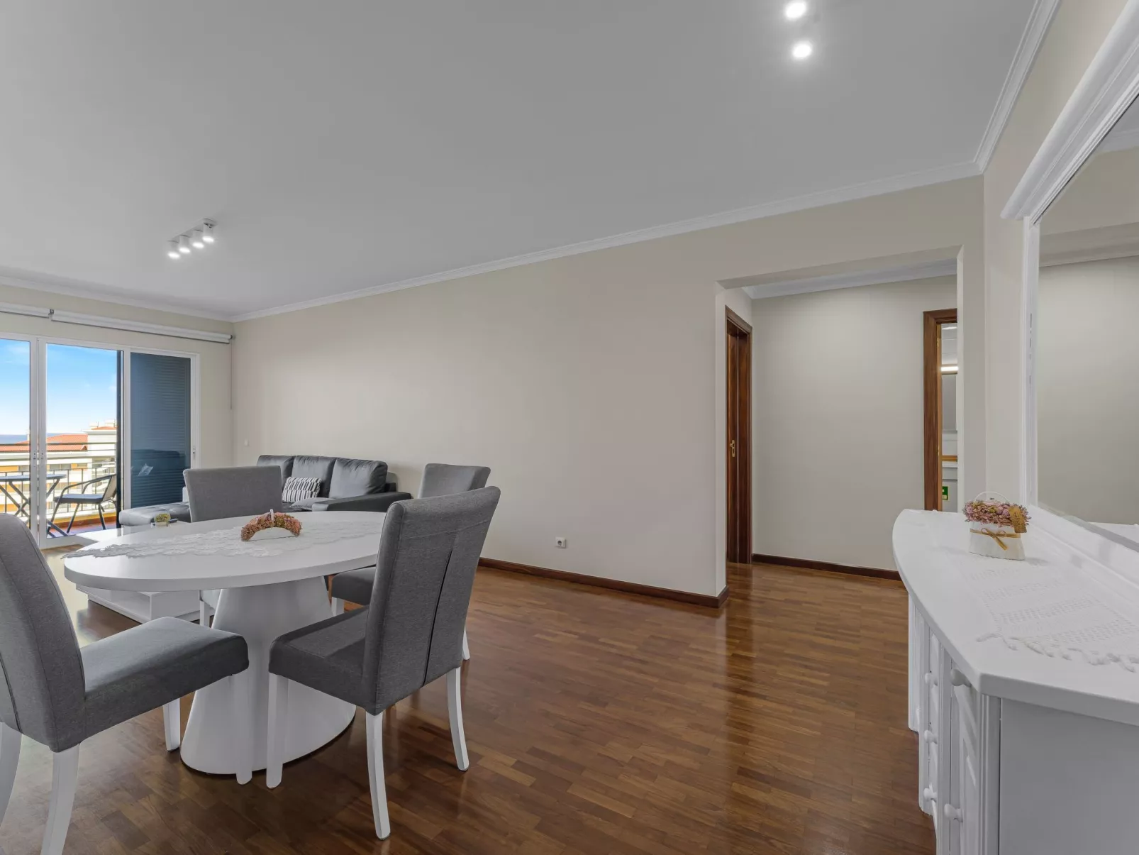 Tulipa Apartment Top-Image-tags.info