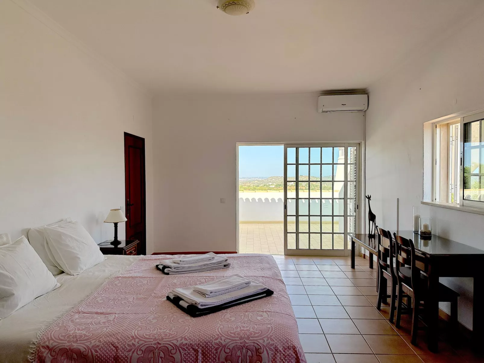 Anwesen mit eigenem Pool-Drinnen