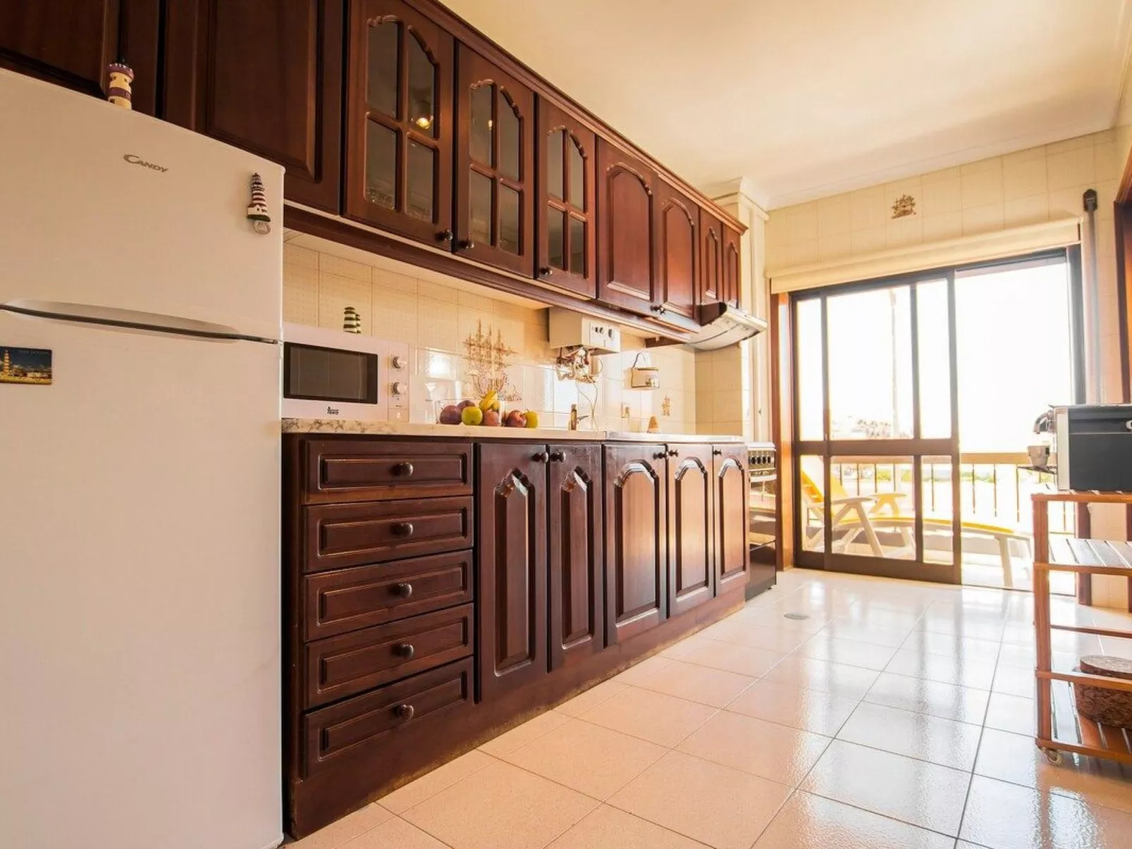 Haus der Scheinwerfer mit freier Garage-Image-tags.info