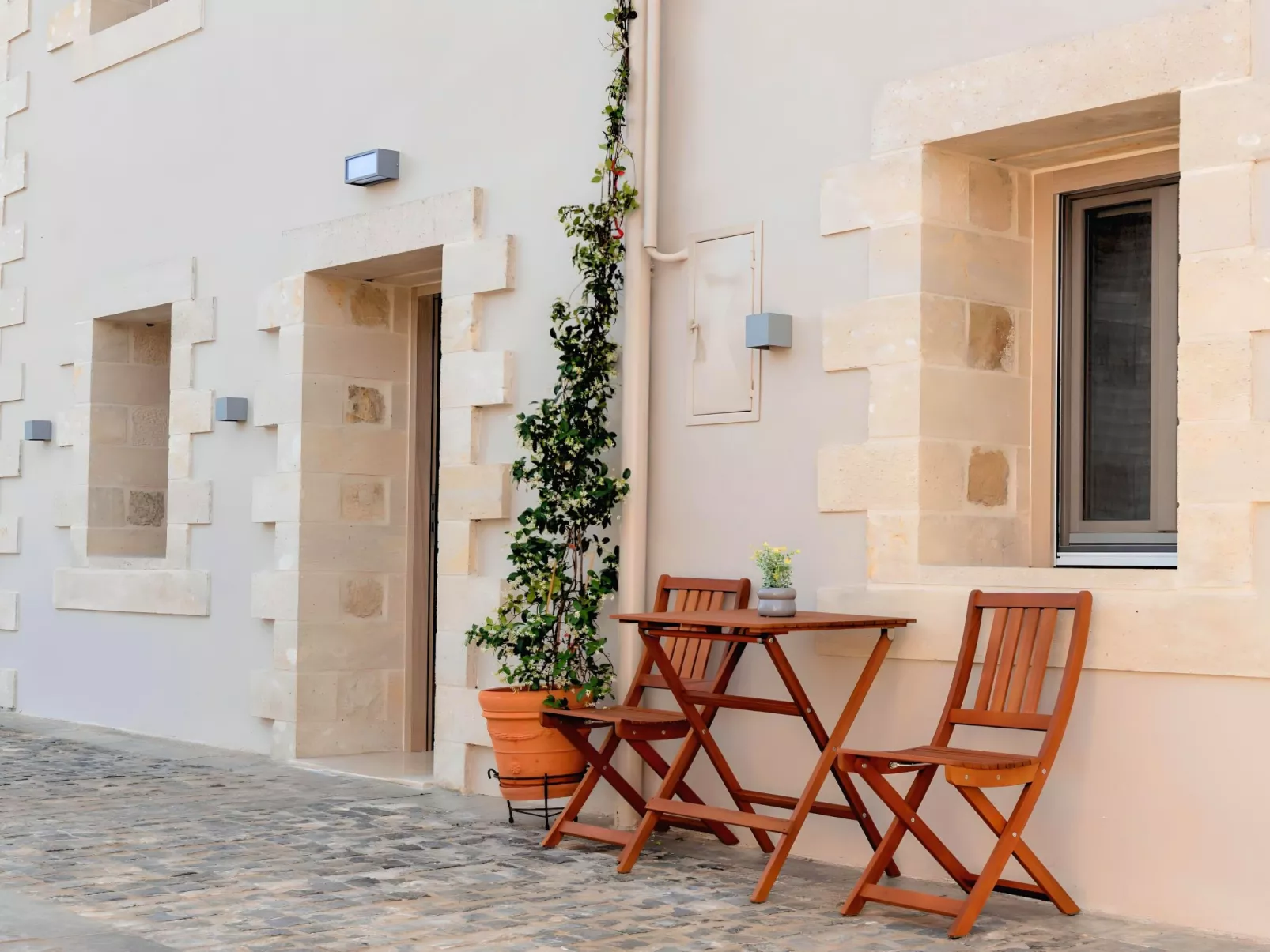 Hidden Gem Pool und Jacuzzi-Outside