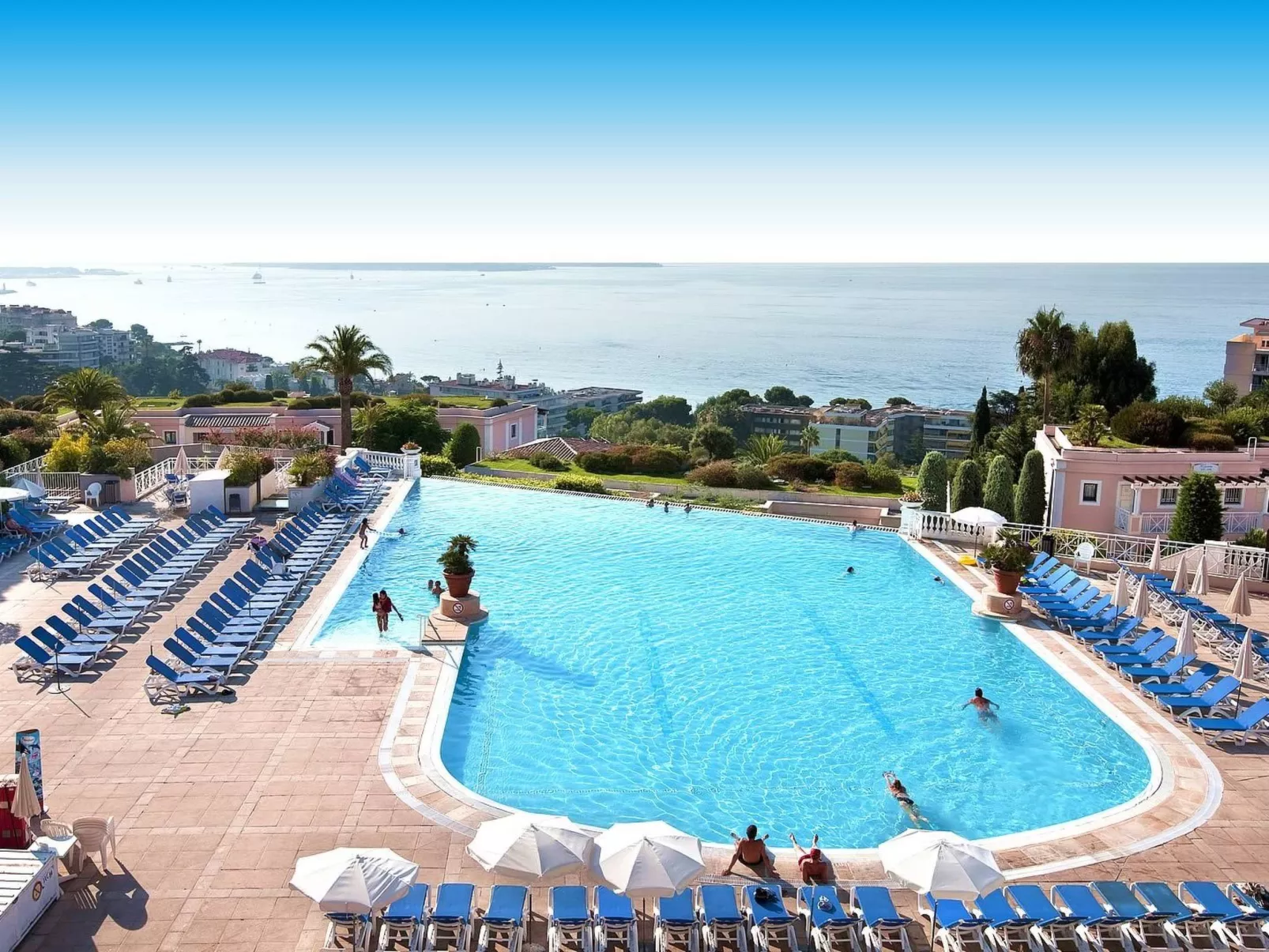 Wohnung "Eze" mit Privatparkplatz-Draußen