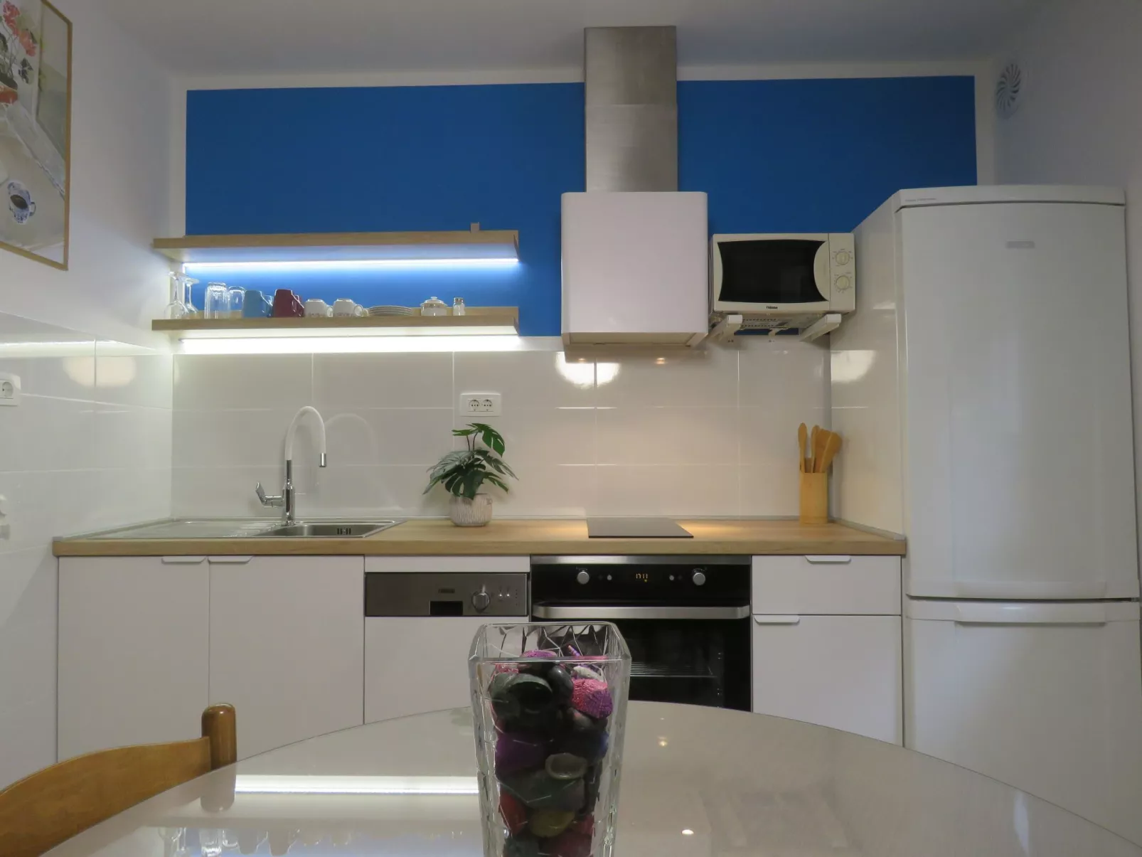 Sonniger Rückzugsort mit Privatparkplatz-Dedans