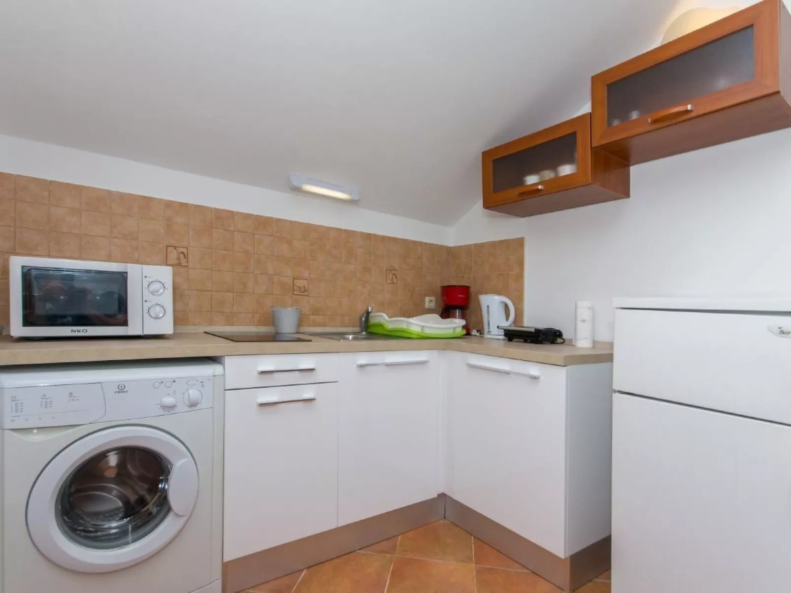 Modernes Apartment mit Meerblick-Drinnen