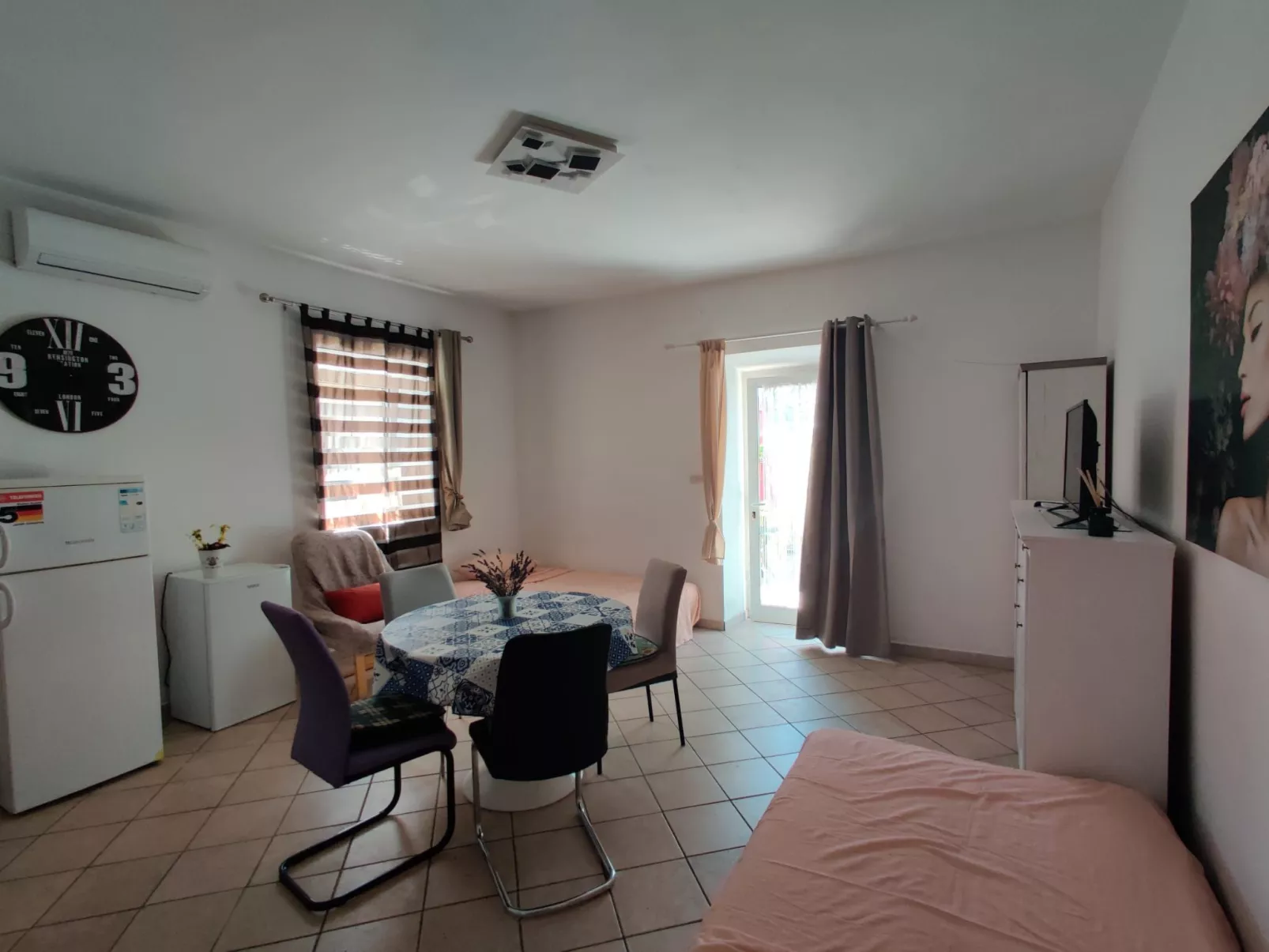 2 mit Parkplatz, Wifi, Ac-Drinnen