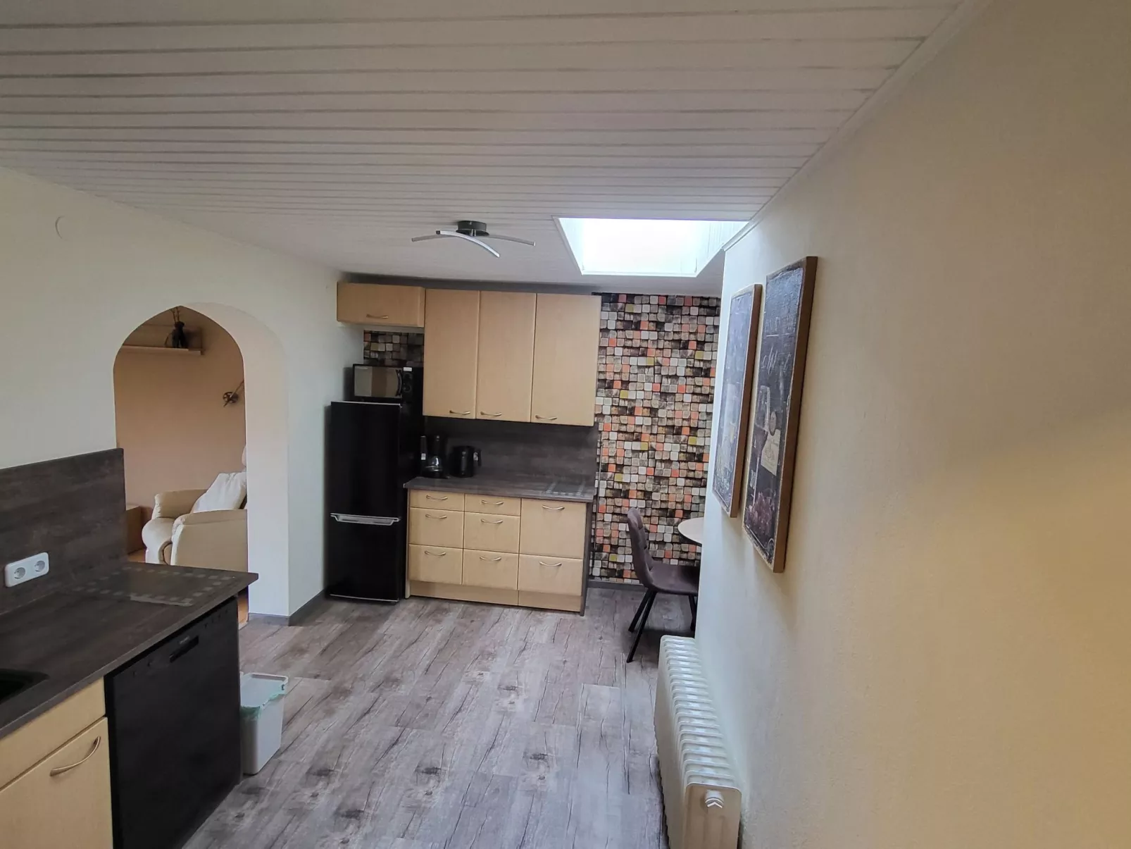 Geräumige Wohnung mit zwei Schlafzimmern und Balkon-Dedans