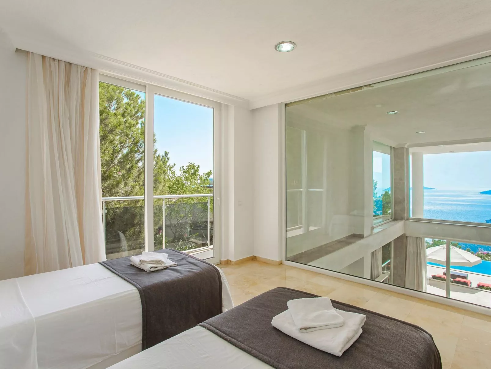 Villa für 10 P mit unglaublichem Ausblick-Dedans