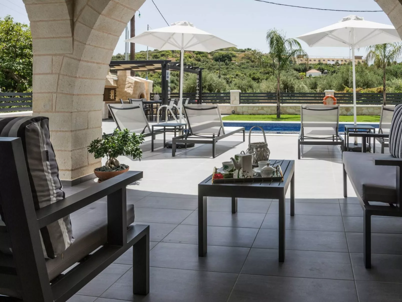 Villa am Strand mit Pool, Sauna und Barbecue-Outside