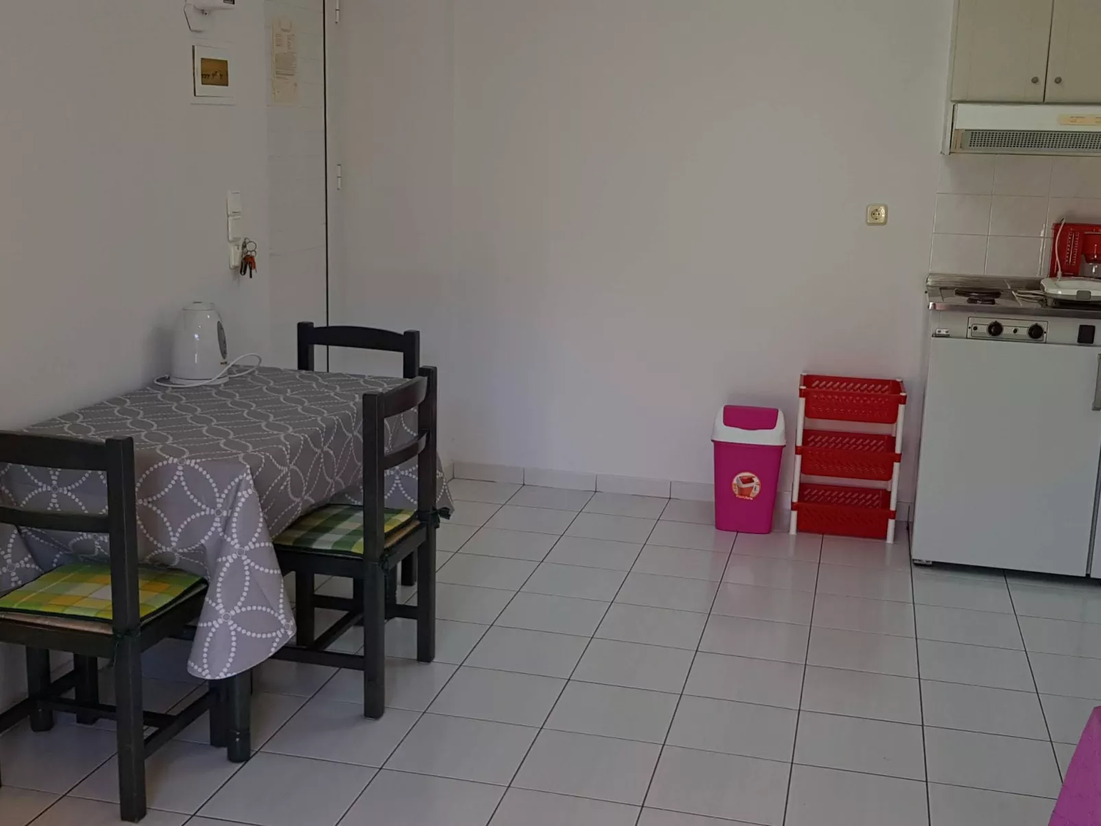 Zinovia Studio mit Balkon-Drinnen