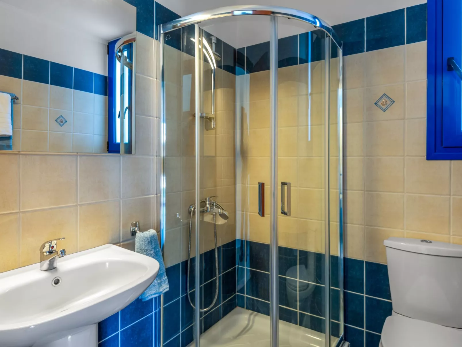 Blue Moon Villa mit tollem Pool-Inside