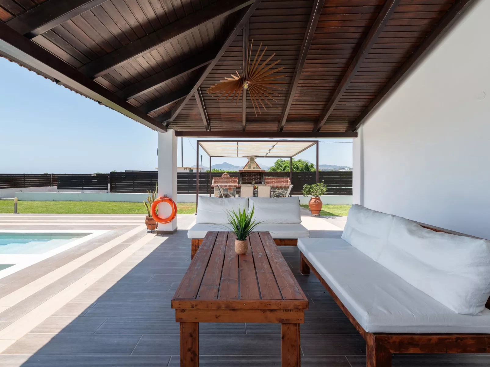 Elysianische Villa in der Nähe des Dorfes Afantou-Dedans