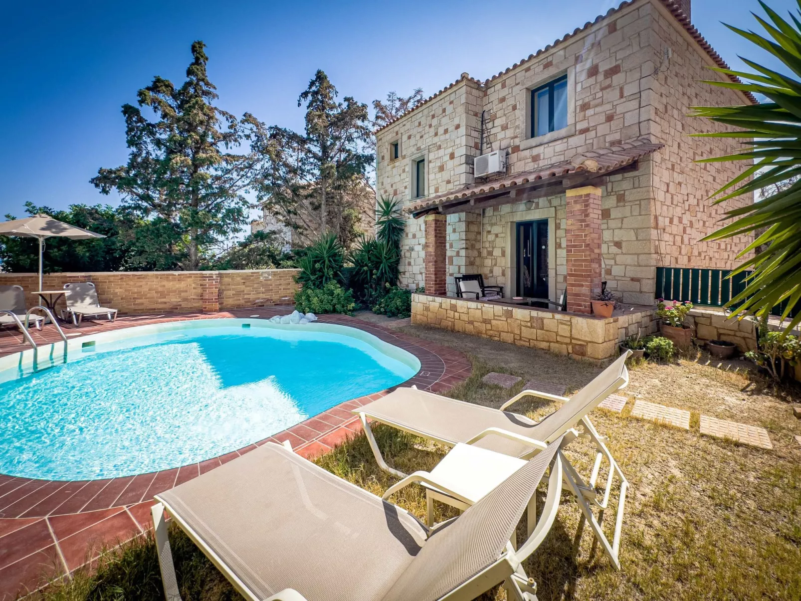 Niriides Villas_Sagini_ 3-Schlafzimmer privater Pool-Dehors