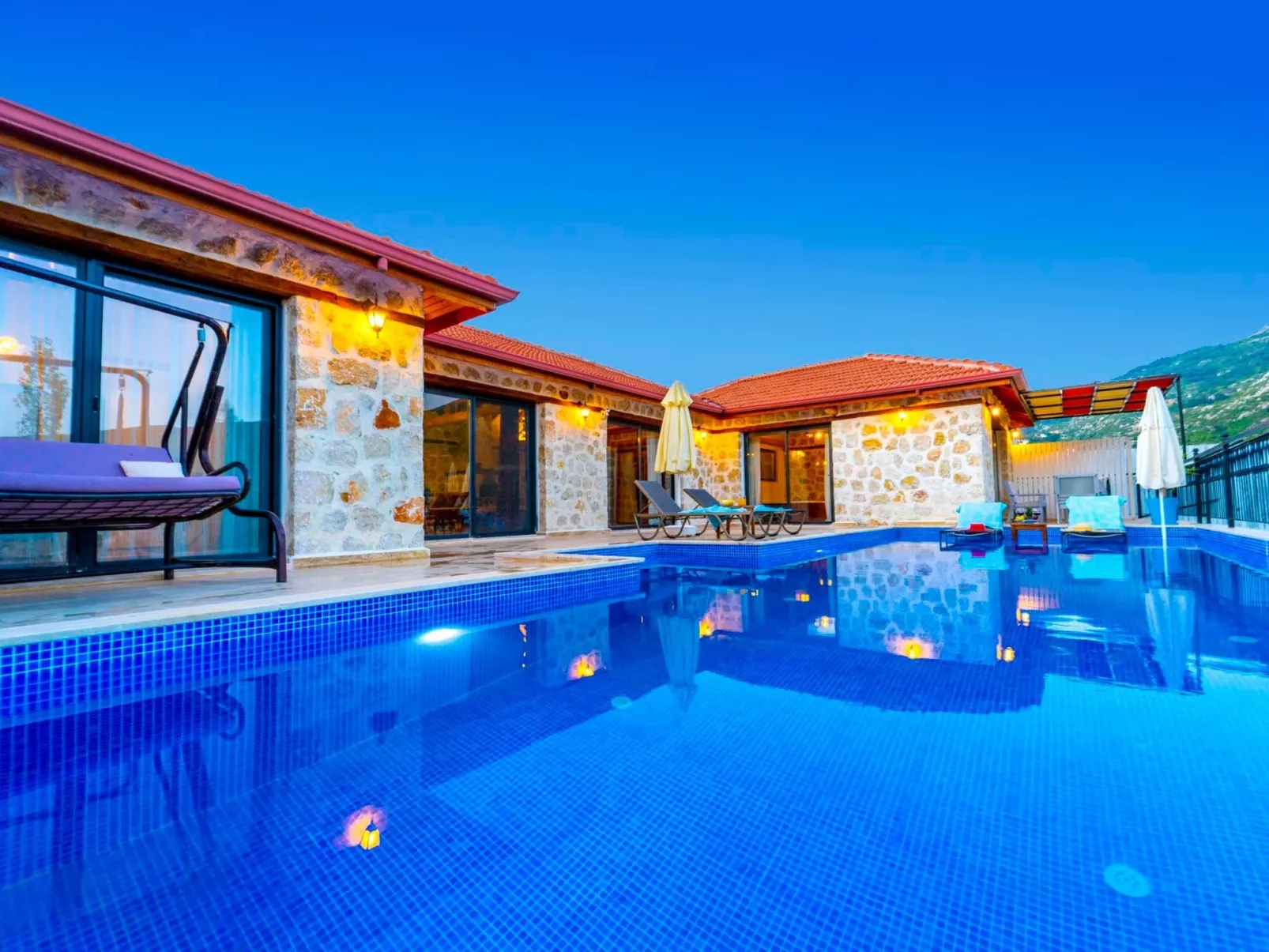 Rustikale Natursteinvilla mit Bergblick in Kalkan-Image-tags.info