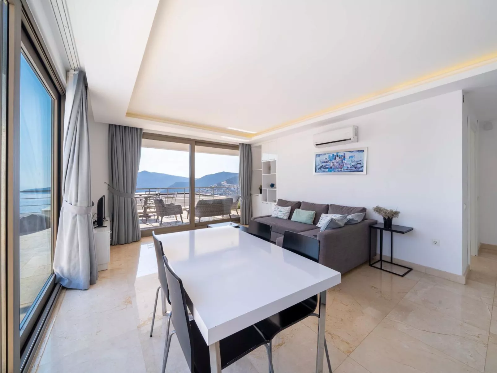 Villa Mini Arden mit Privatem Pool und Meerblick-Inside