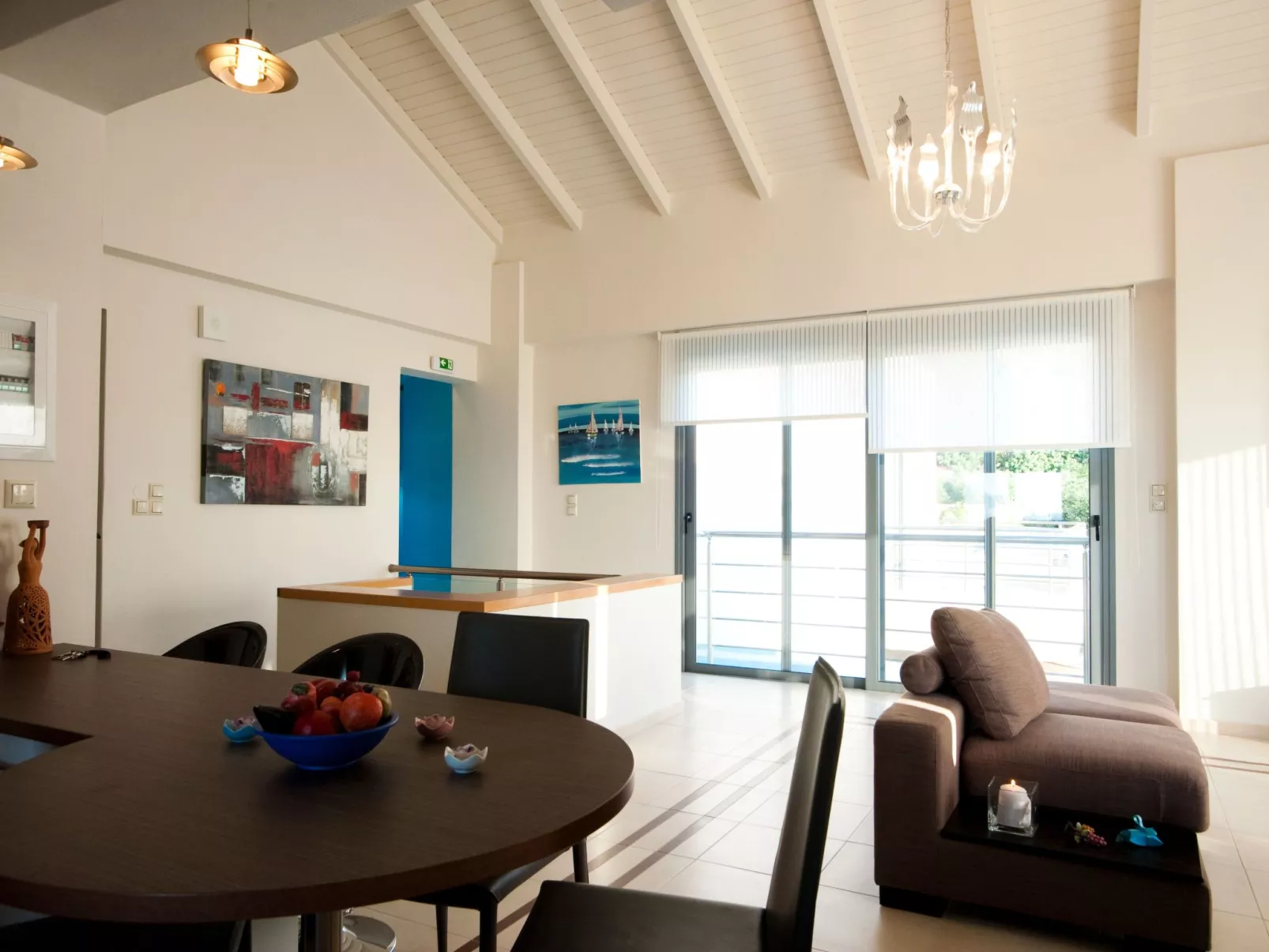 "Villa Pounentes" mit privatem Pool-Drinnen