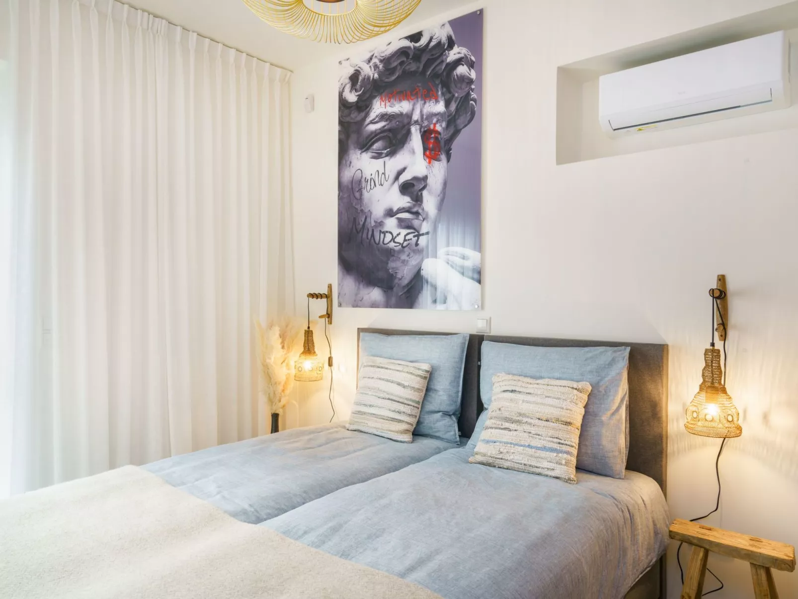 Neu gebaute Villa mit privatem Pool und BBQ-Inside