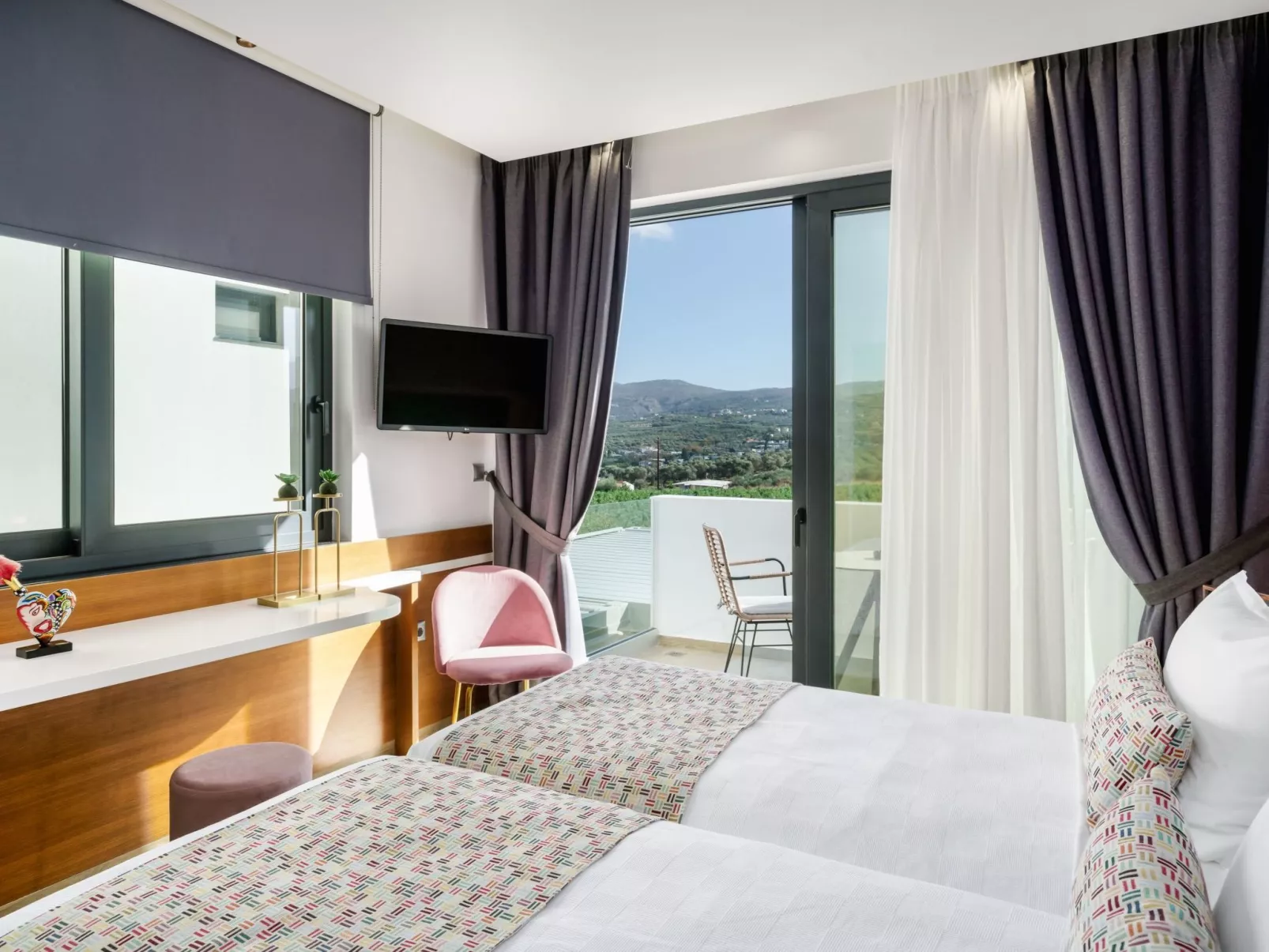 Lux-Villa mit Innen- und Außenpool, BBQ und Fitnessraum-Inside