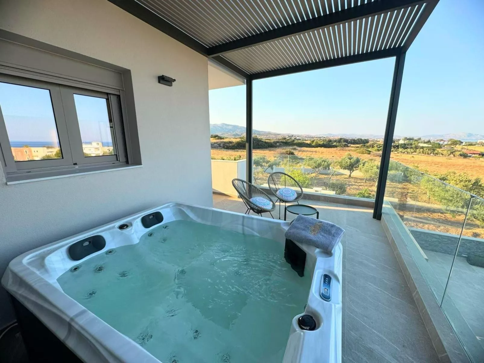 Grand Aqua Luxus-Villa von Mintzi-Dehors