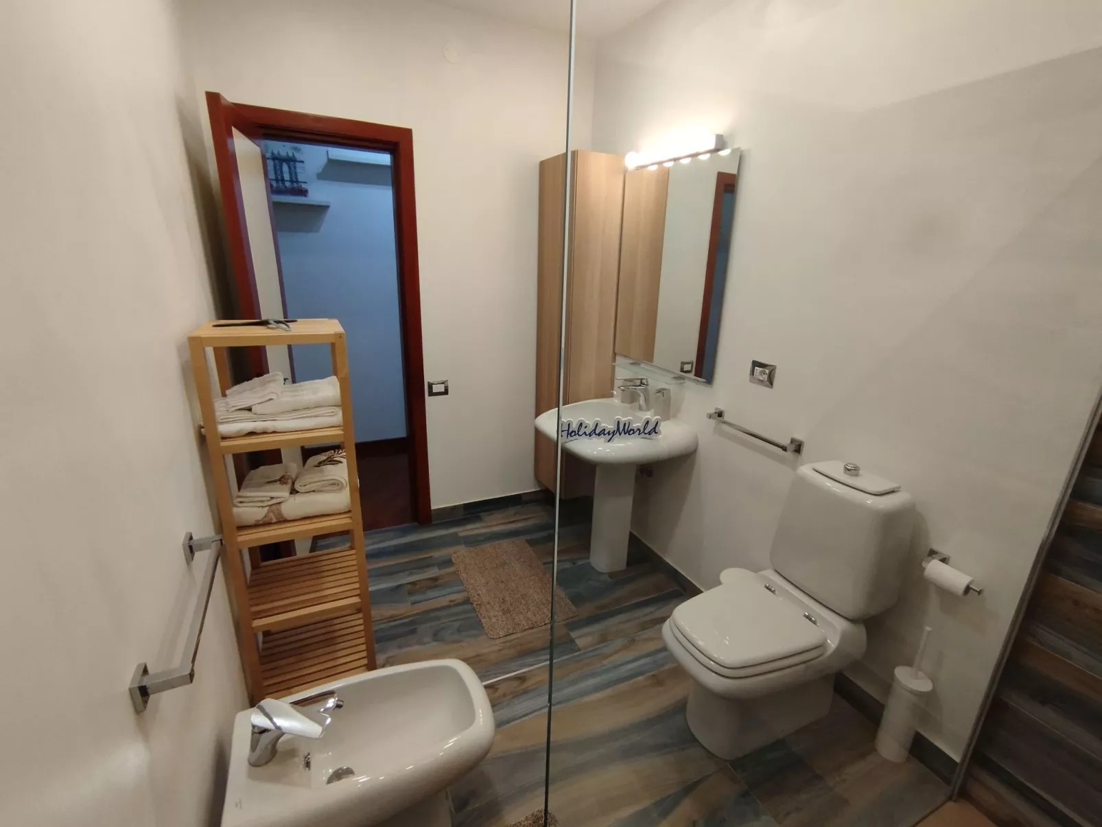 Sea La Vie by Holiday World-Inside