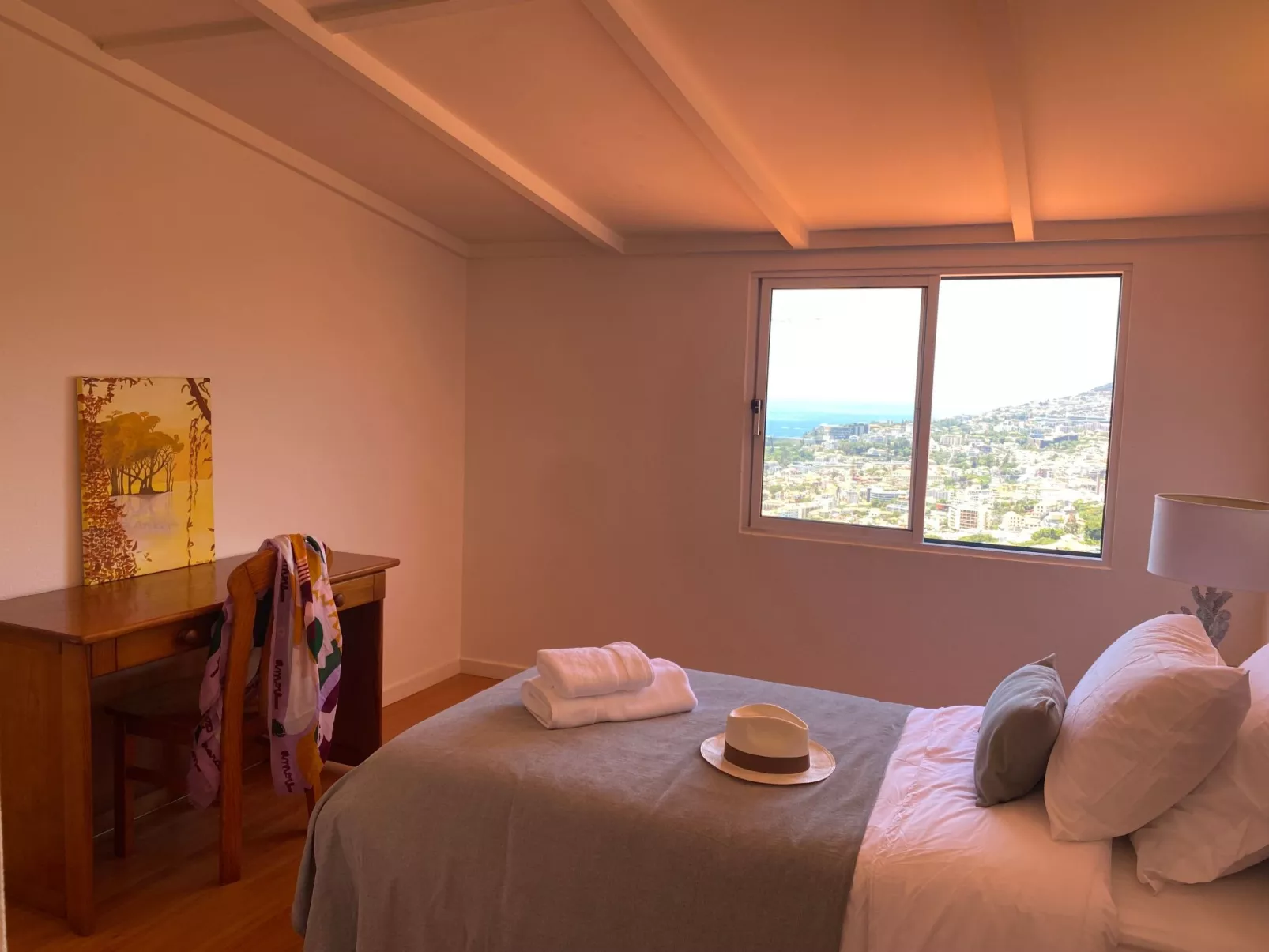 Ideales Familienhaus mit freiem Stadt- und Meerblick-Inside