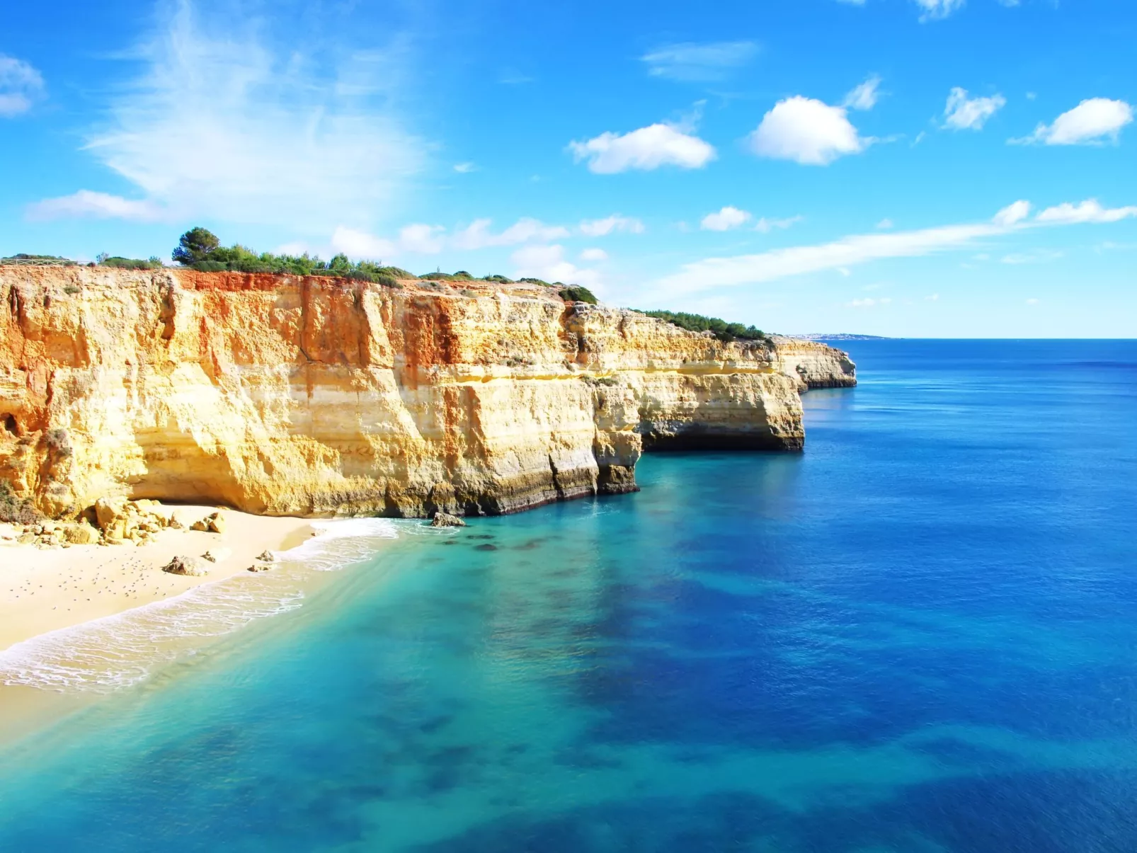 Wohnung mit Terrasse und 2 Schwimmbecken-Image-tags.info