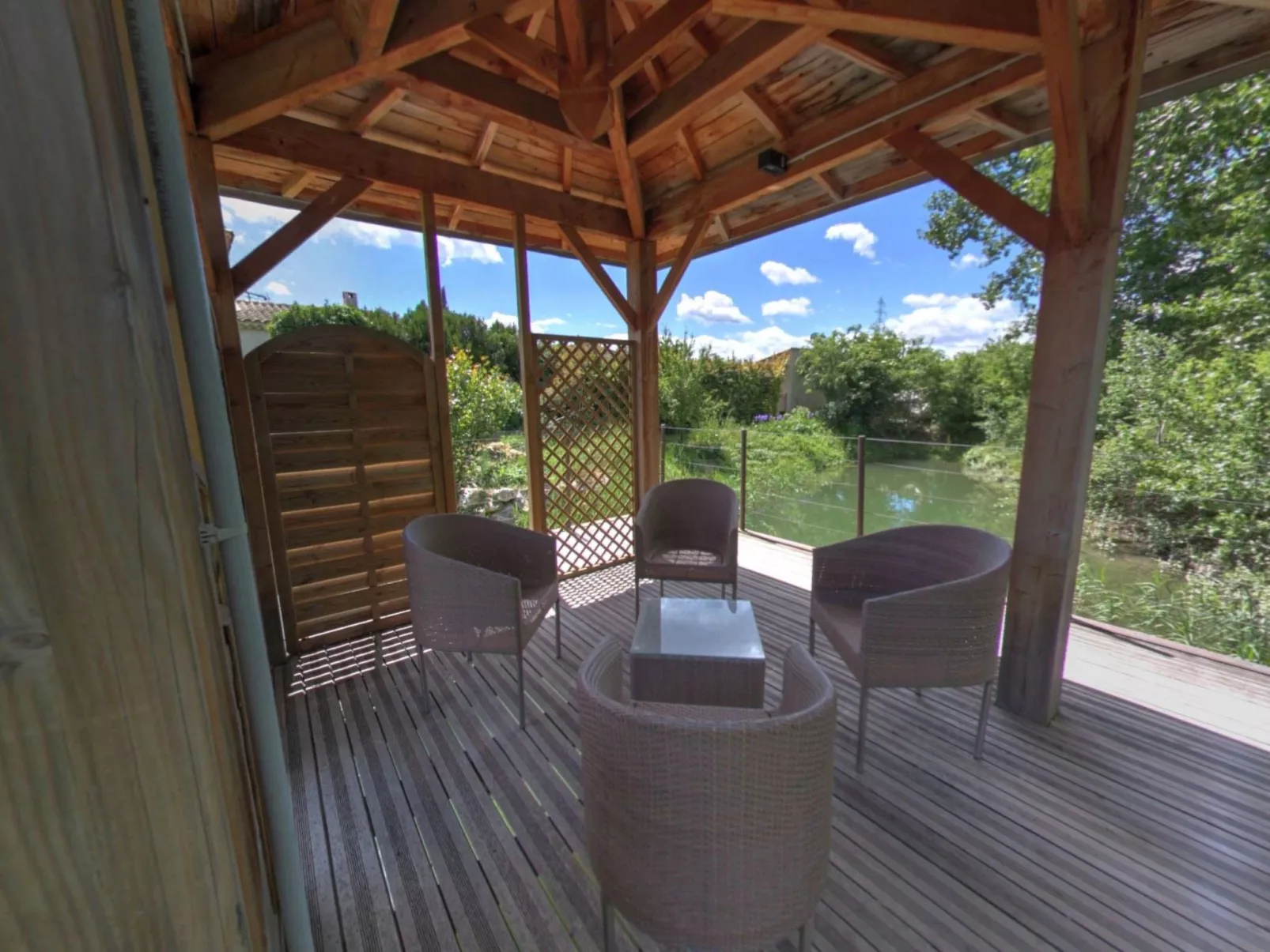 Die Gîtes de Bel-Air im Luberon in der Provence-Dehors