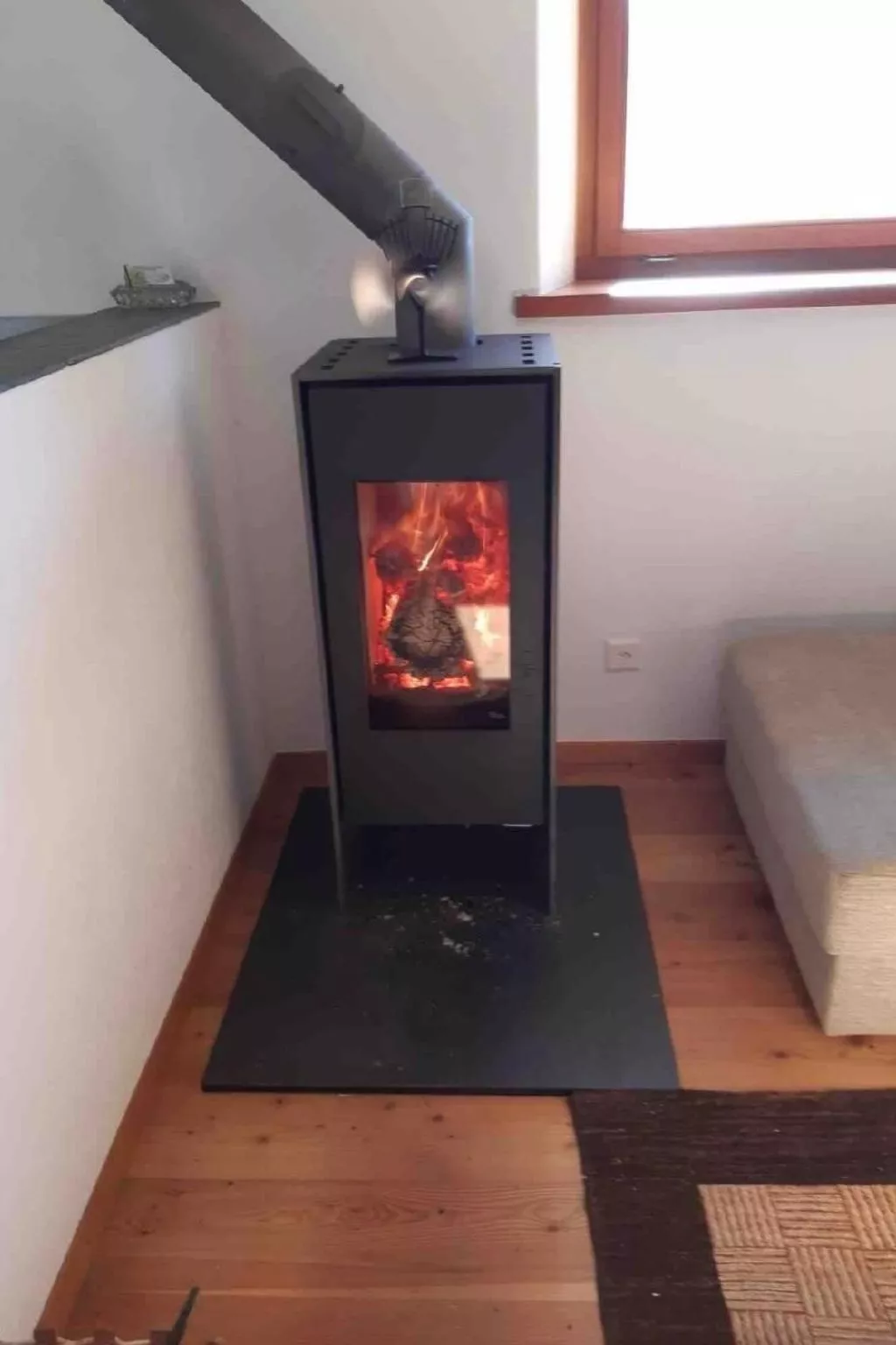 Monte Campell Dasura-Drinnen