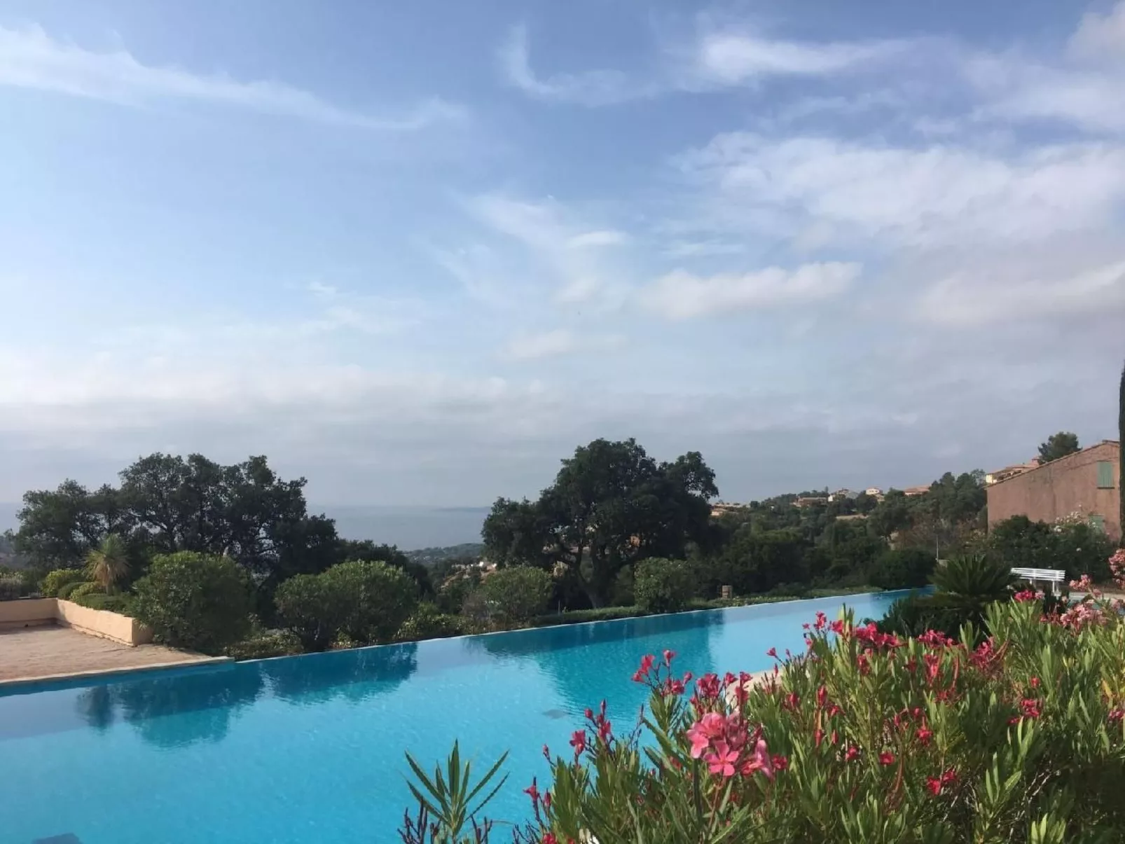 Les Palmiers-Draußen