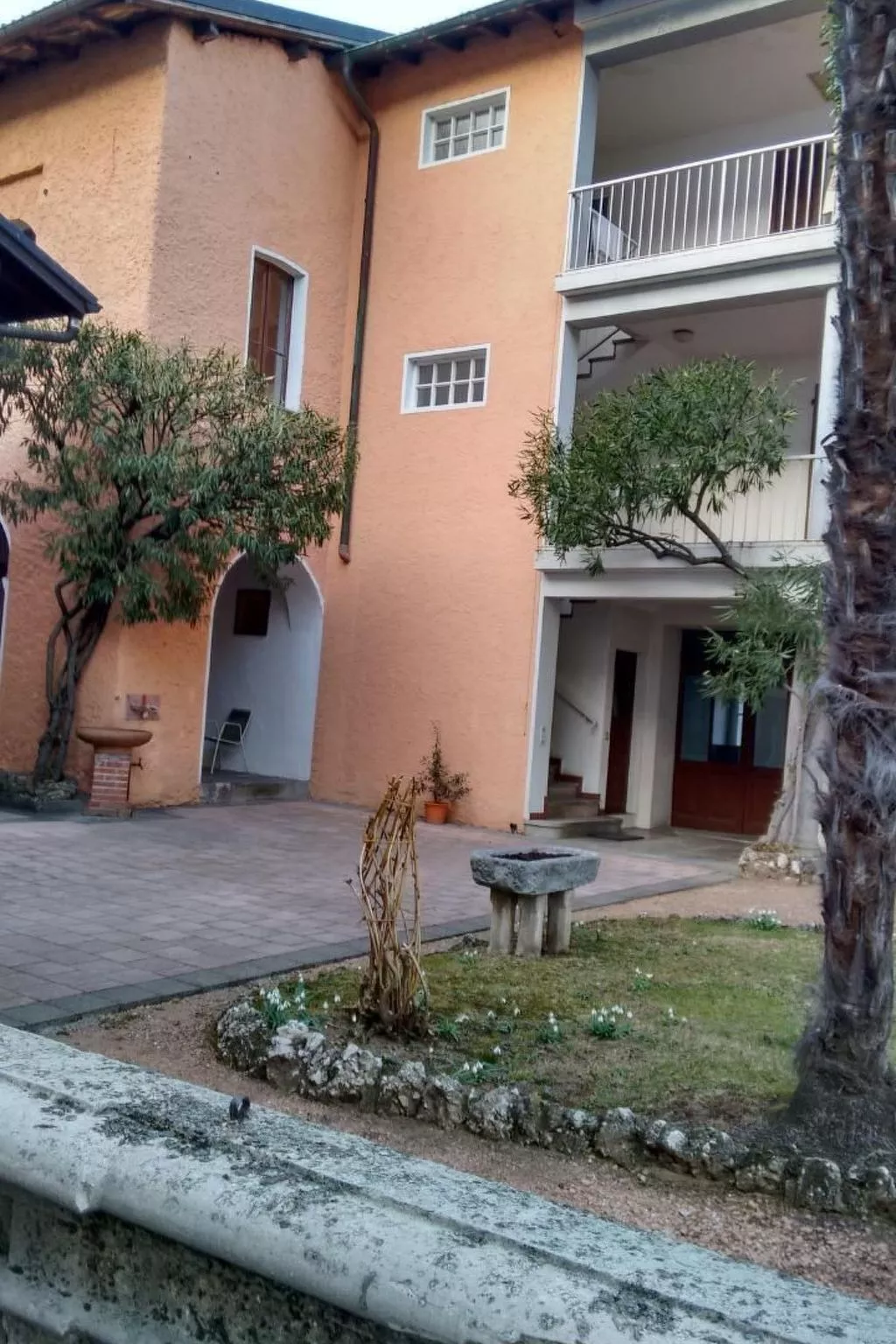 2 Zimmer Gartenwohnung mit Pool-Image-tags.info