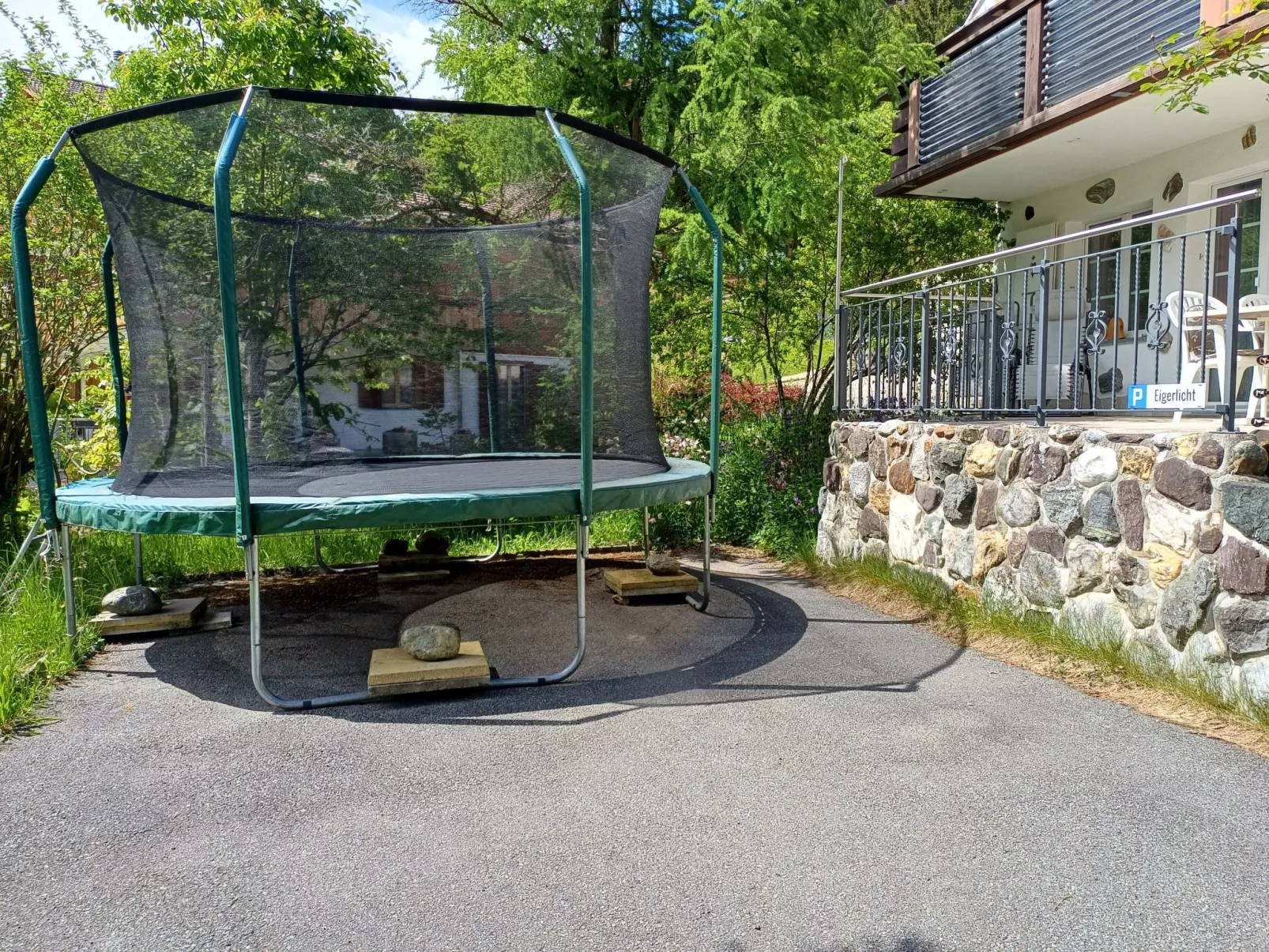 Eigerlicht 3-Zimmerwohnung-Dehors